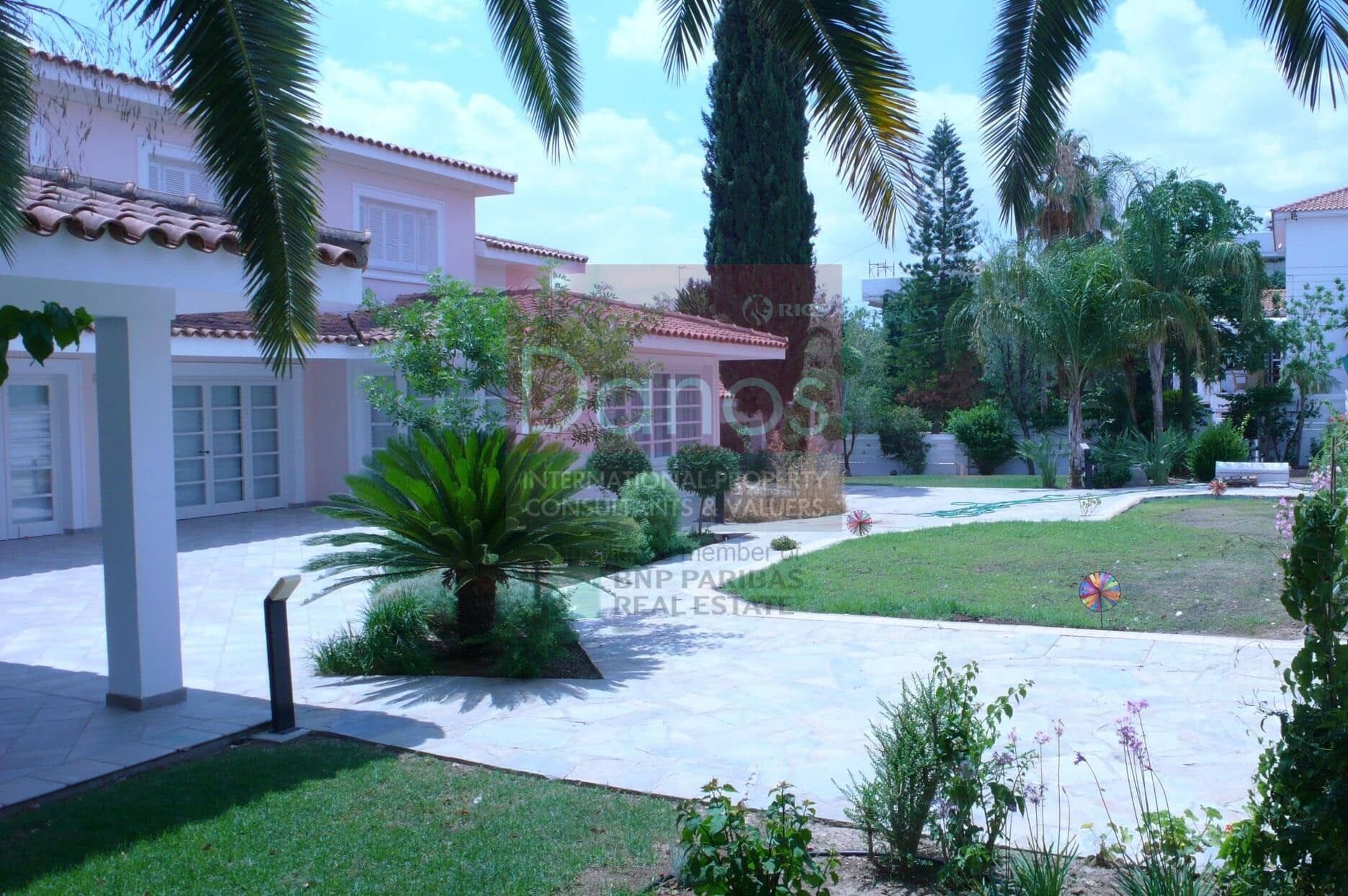 Luxury Villa for Sale in Strovolos