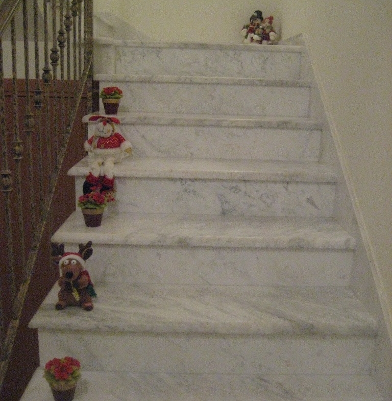768