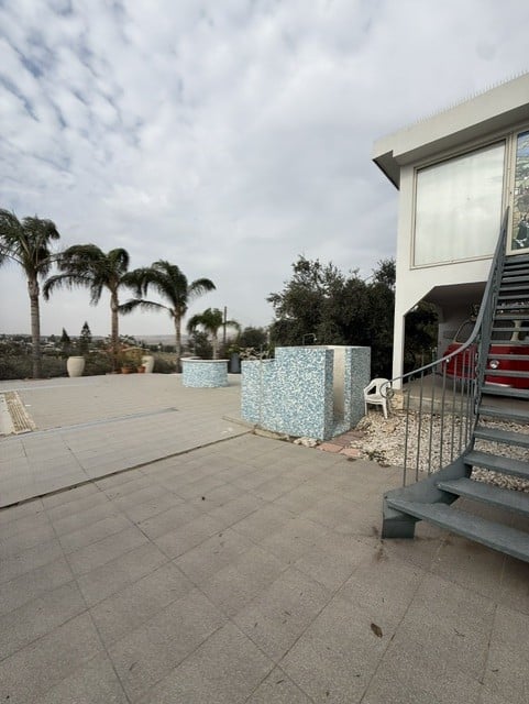 Dream House in Deneia, Nicosia For Rent