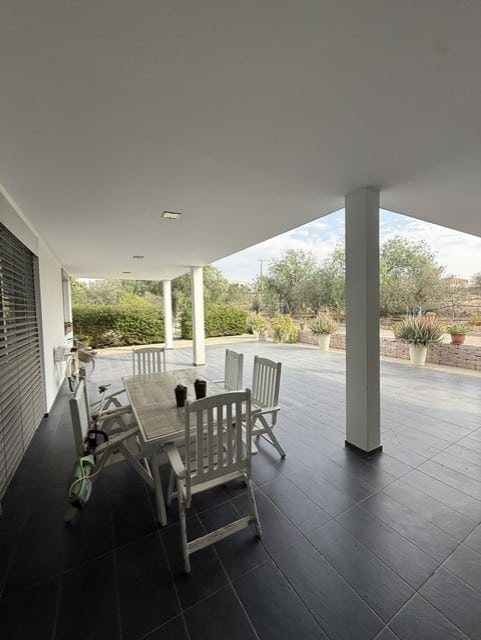 Dream House in Deneia, Nicosia For Rent