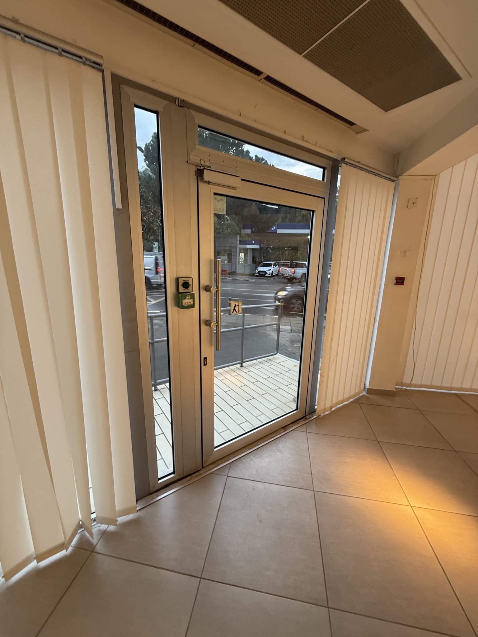 Offices / Building For Rent in Strovolos Ave. Strovolos, Nicosia