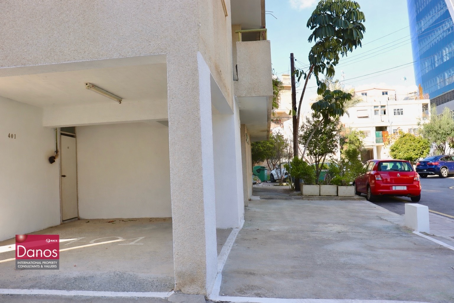 3-Bedroom Penthouse Whole Floor Apartment in Ayioi Omologites