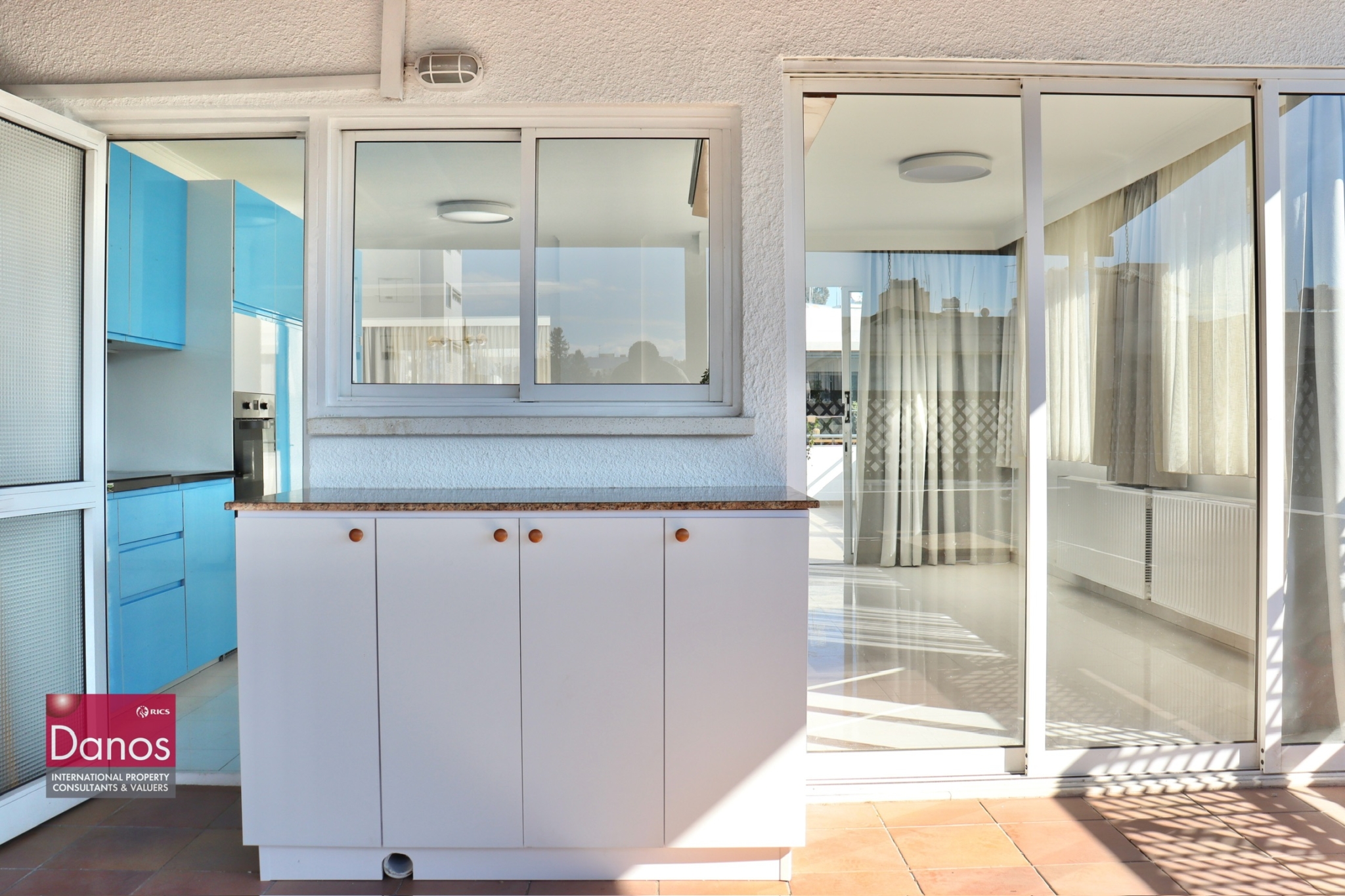 3-Bedroom Penthouse Whole Floor Apartment in Ayioi Omologites