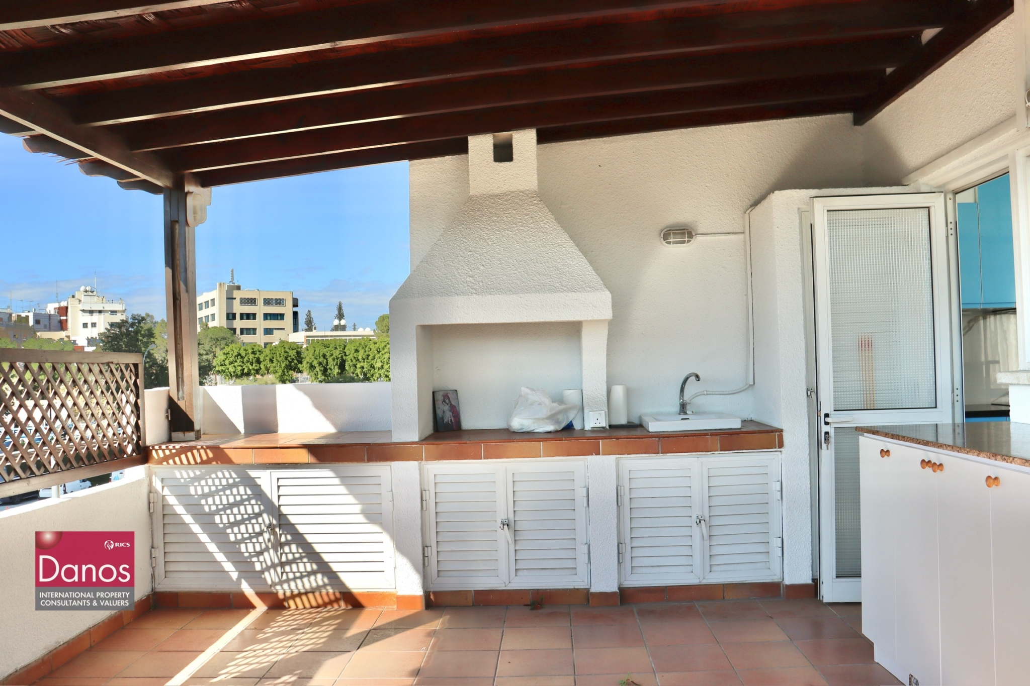 3-Bedroom Penthouse Whole Floor Apartment in Ayioi Omologites