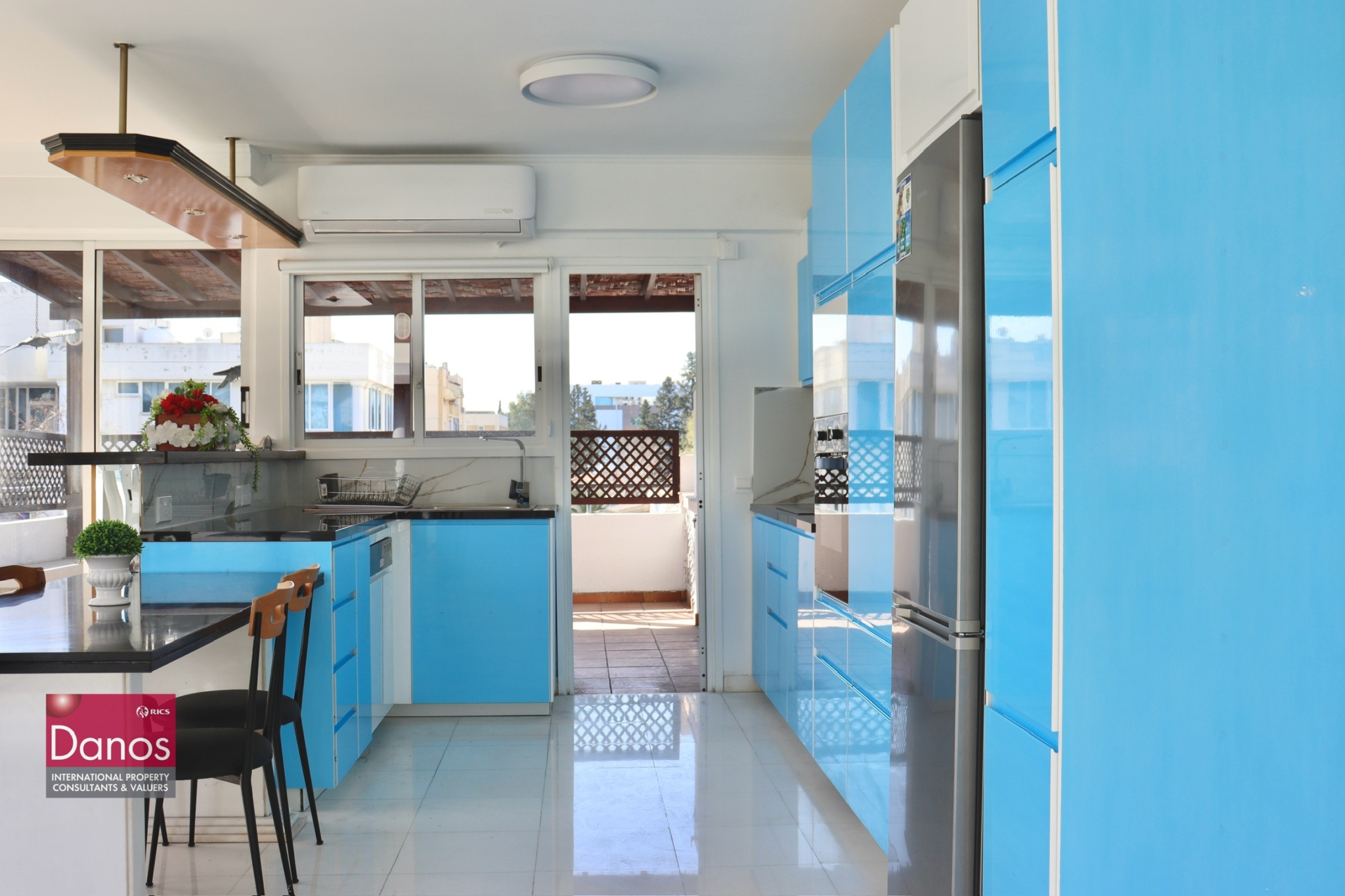 3-Bedroom Penthouse Whole Floor Apartment in Ayioi Omologites