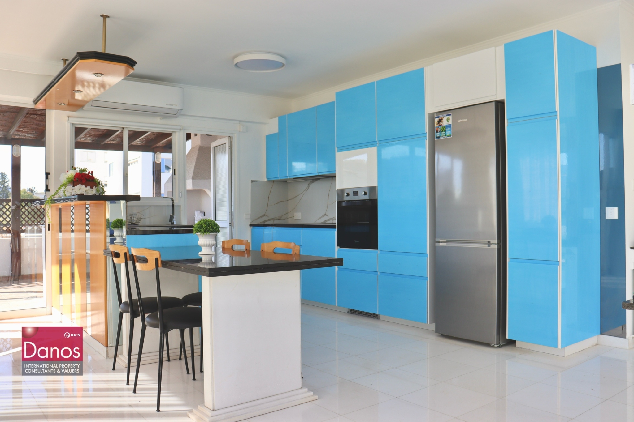 3-Bedroom Penthouse Whole Floor Apartment in Ayioi Omologites