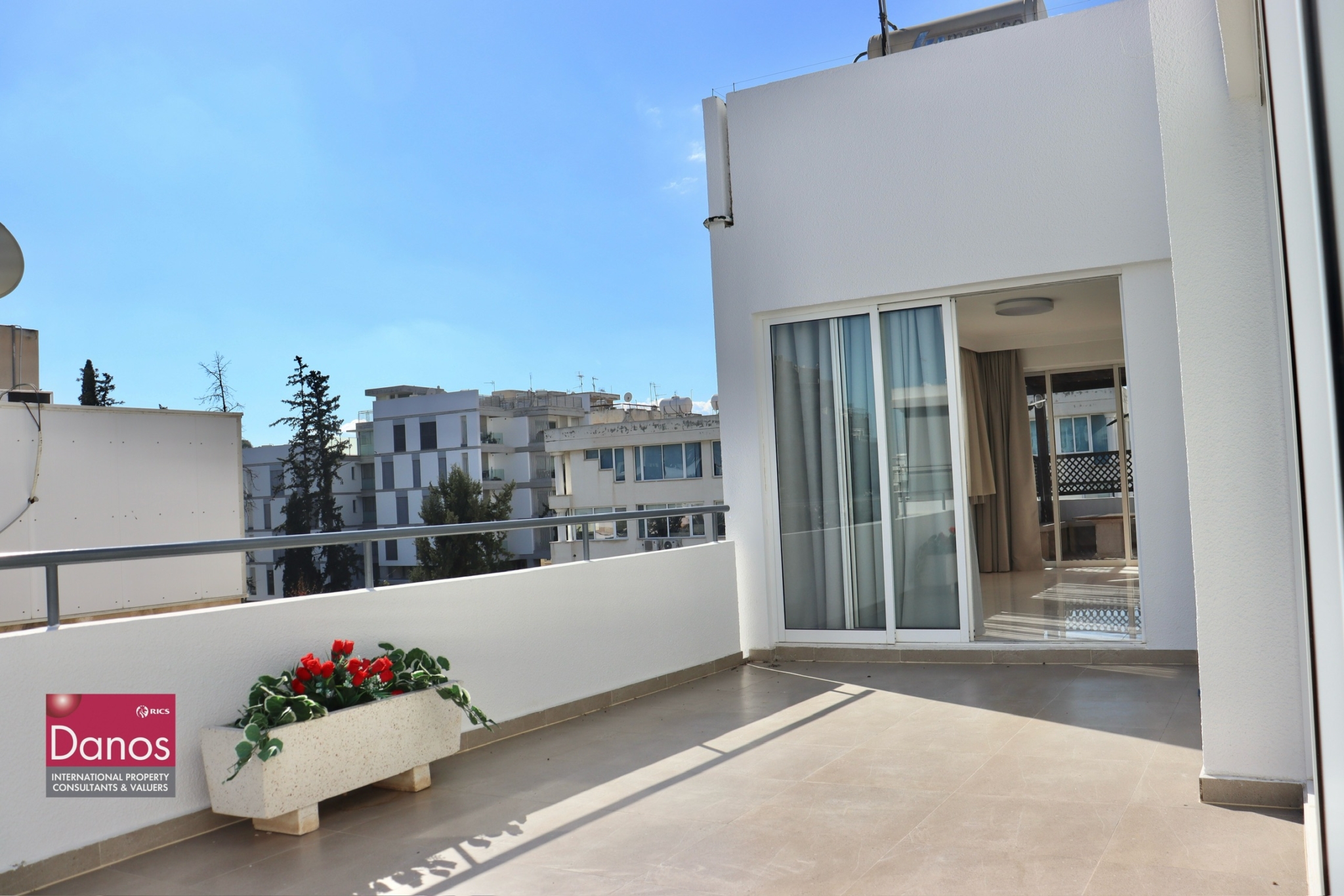 3-Bedroom Penthouse Whole Floor Apartment in Ayioi Omologites