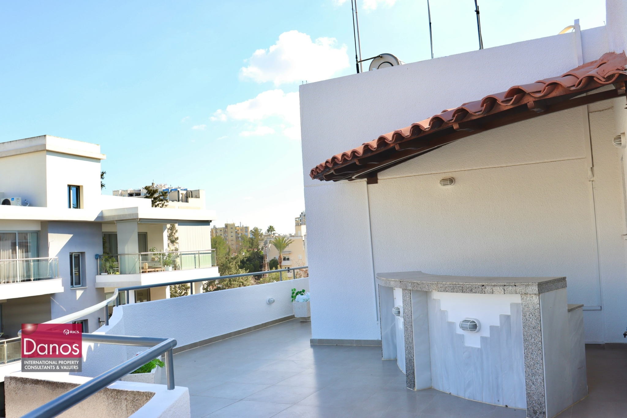 3-Bedroom Penthouse Whole Floor Apartment in Ayioi Omologites
