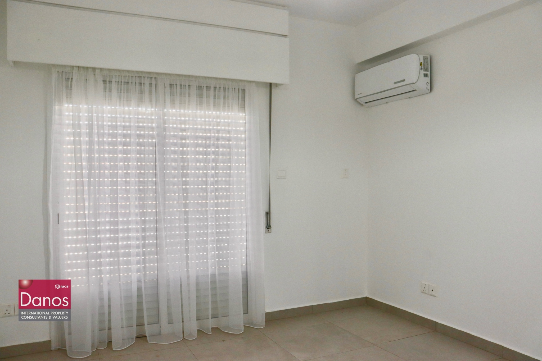 3-Bedroom Penthouse Whole Floor Apartment in Ayioi Omologites