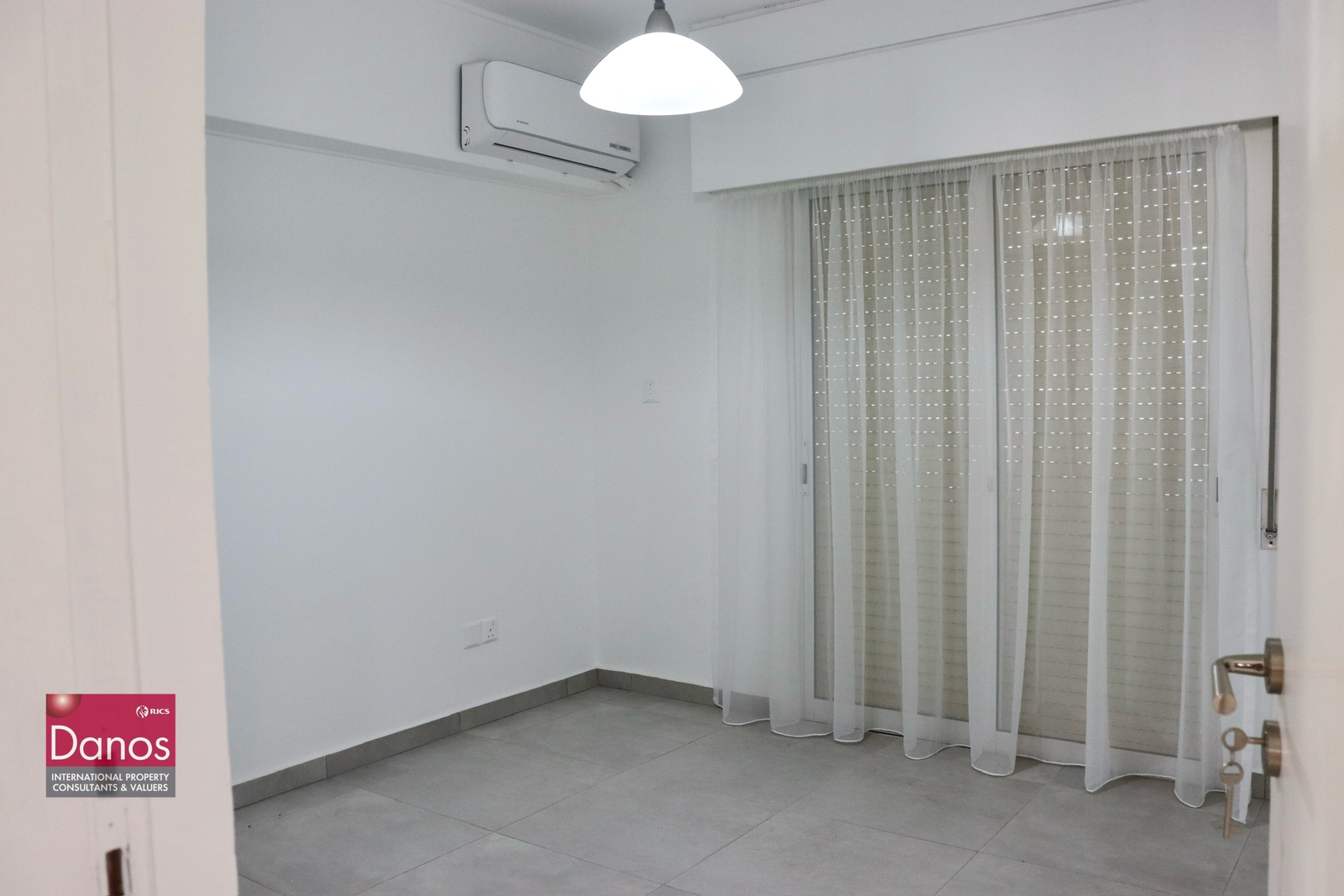 3-Bedroom Penthouse Whole Floor Apartment in Ayioi Omologites