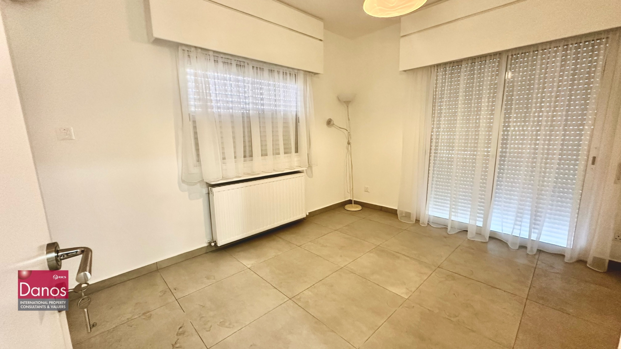 3-Bedroom Penthouse Whole Floor Apartment in Ayioi Omologites