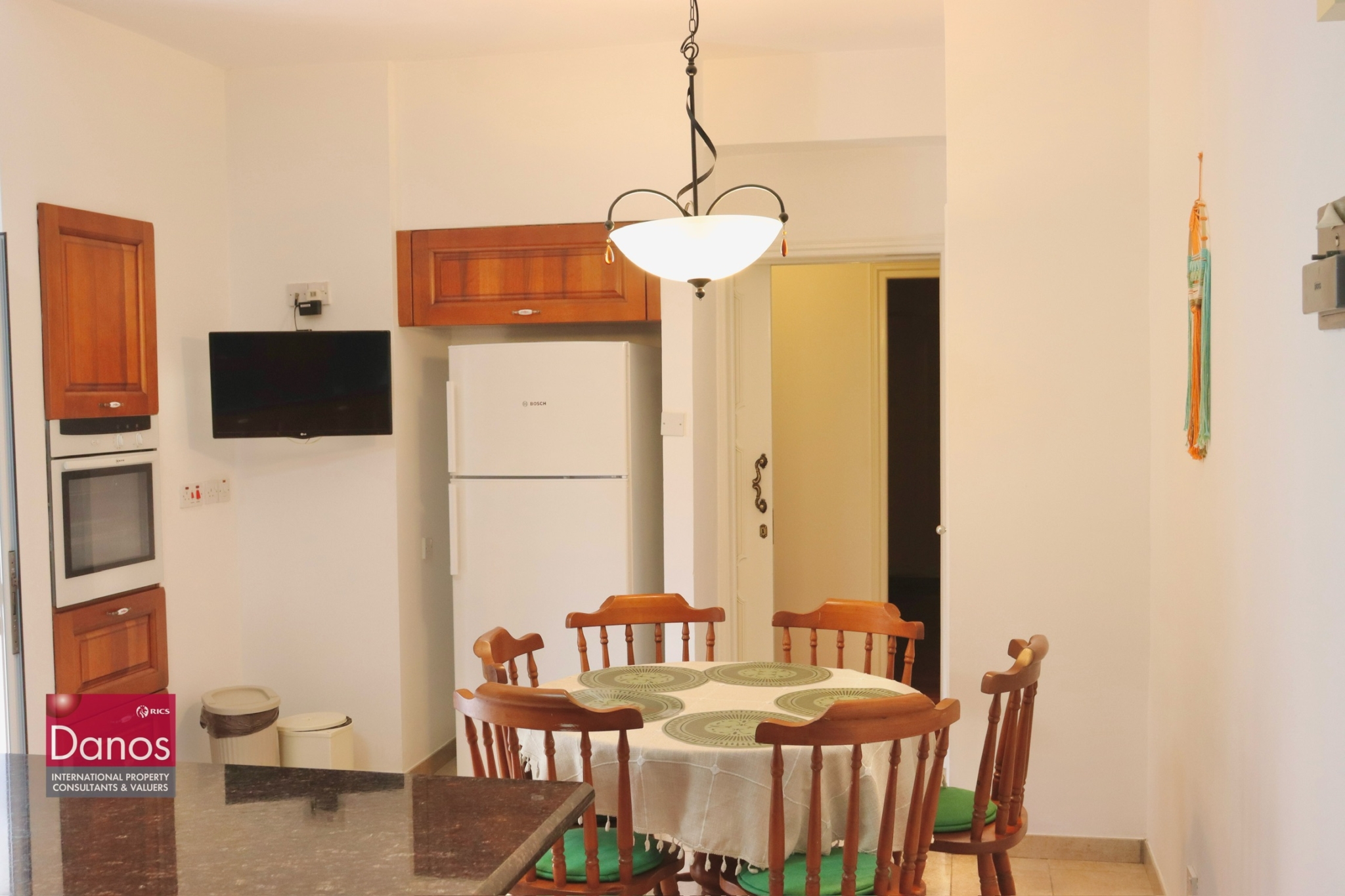 Beautiful Upper-Floor 3 Bedroom House for rent in Akropoli, Strovolos