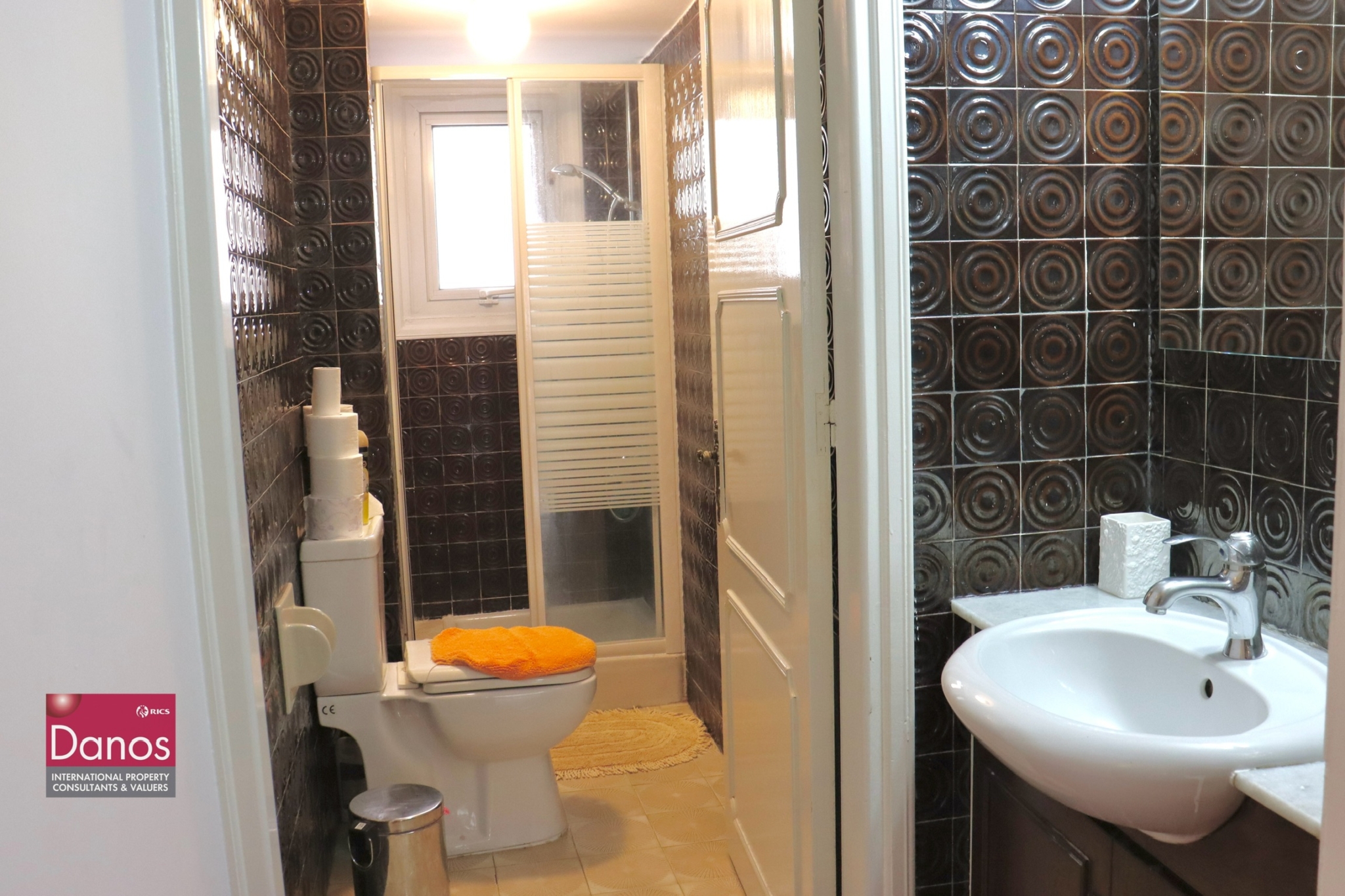 Beautiful Upper-Floor 3 Bedroom House for rent in Akropoli, Strovolos