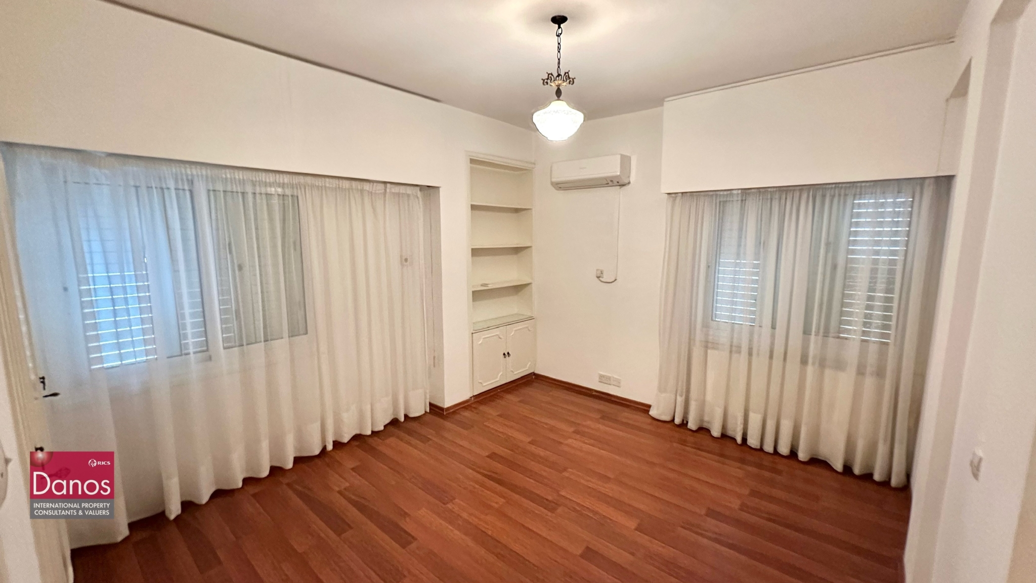 Beautiful Upper-Floor 3 Bedroom House for rent in Akropoli, Strovolos