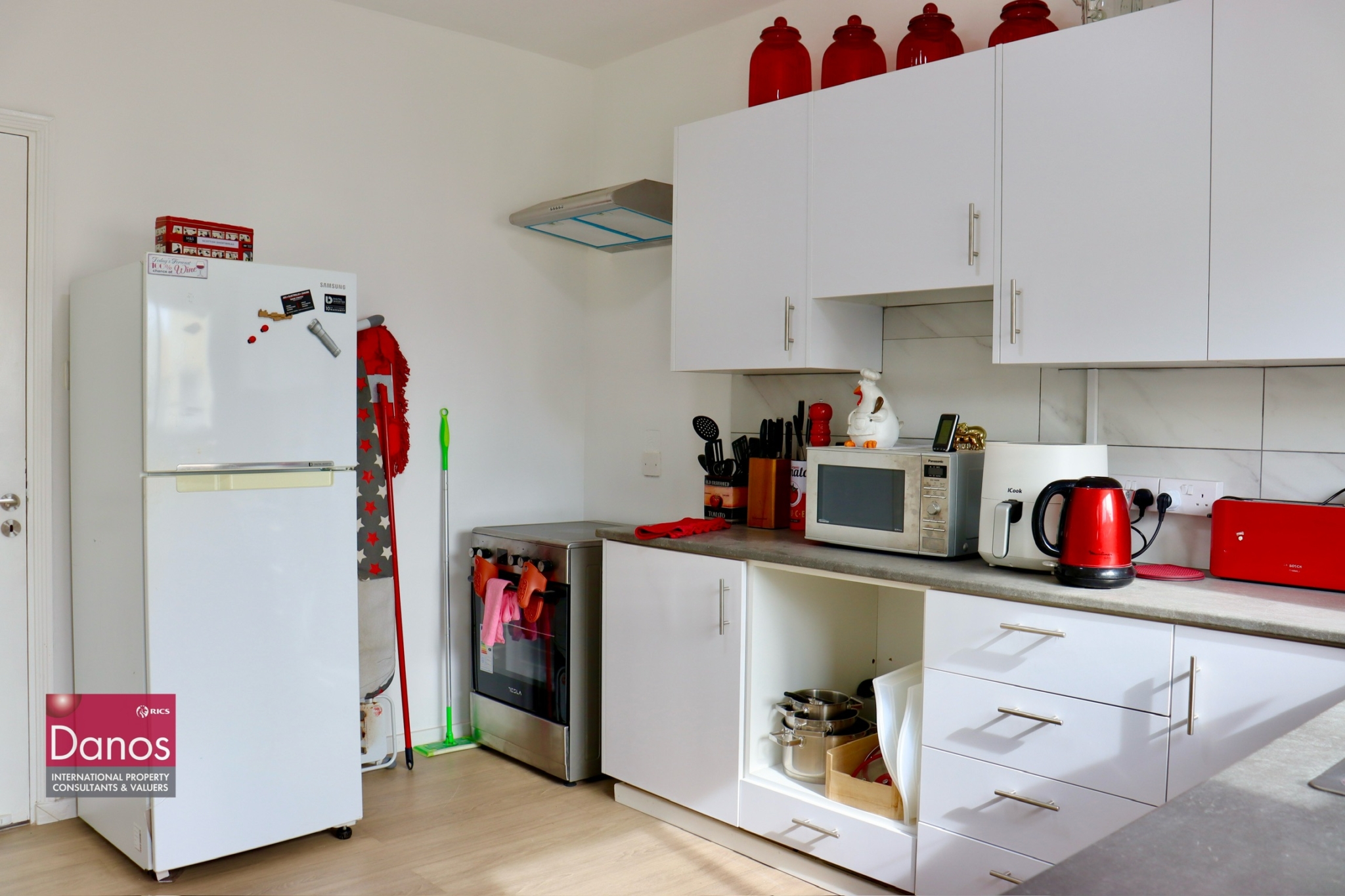 3-Bedroom Flat For Sale in Acropolis Central Location