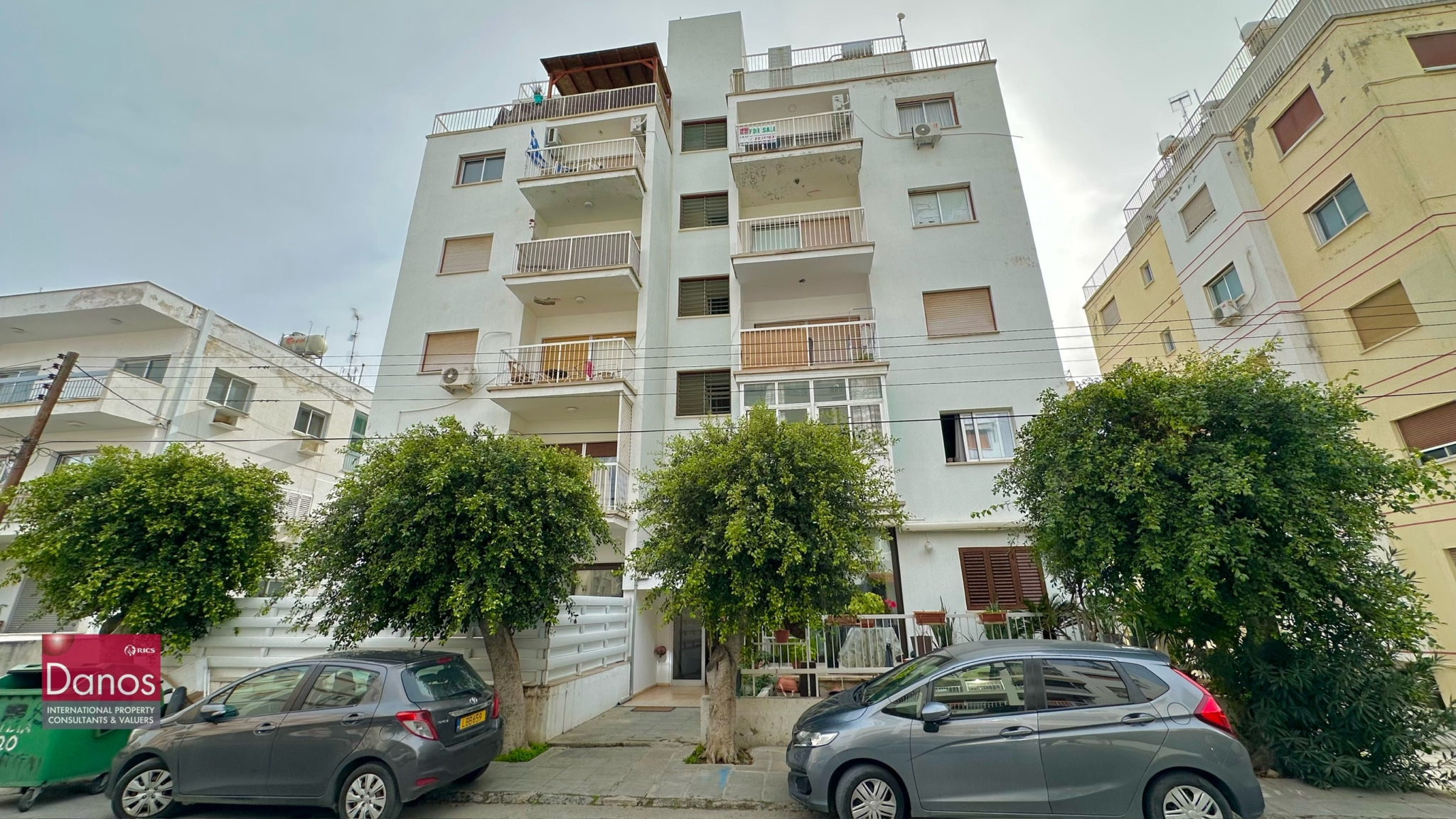 3-Bedroom Flat For Sale in Acropolis Central Location