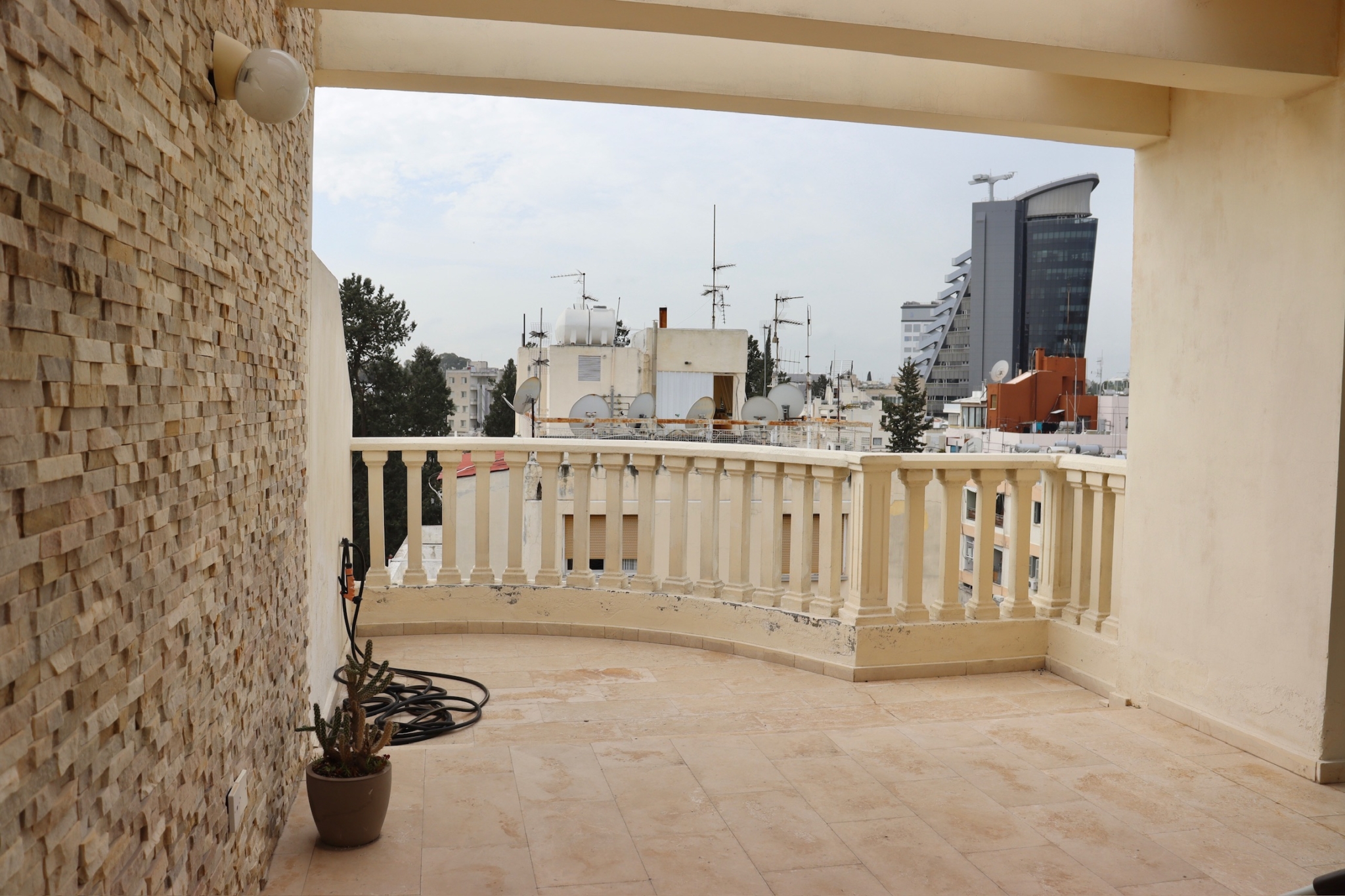 Beautiful 2 Bedroom Penthouse For Sale in Ayioi Omologites, Nicosia