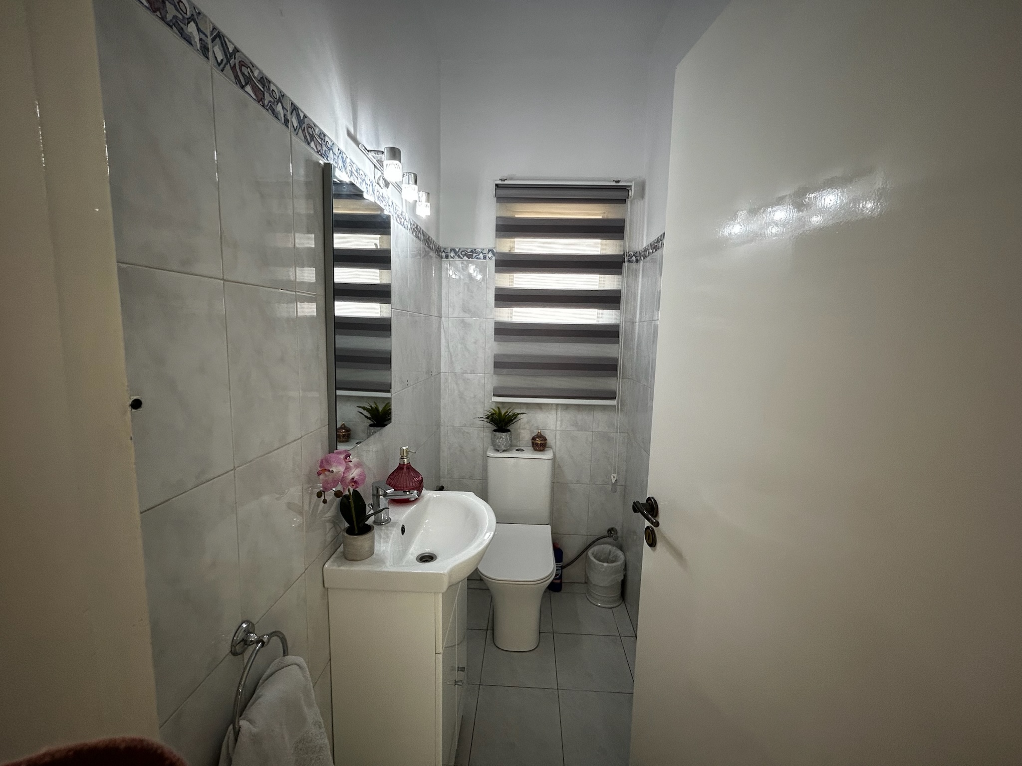 Beautiful Fully Renovated 3 Bedroom Flat for sale in Akropoli, Strovolos