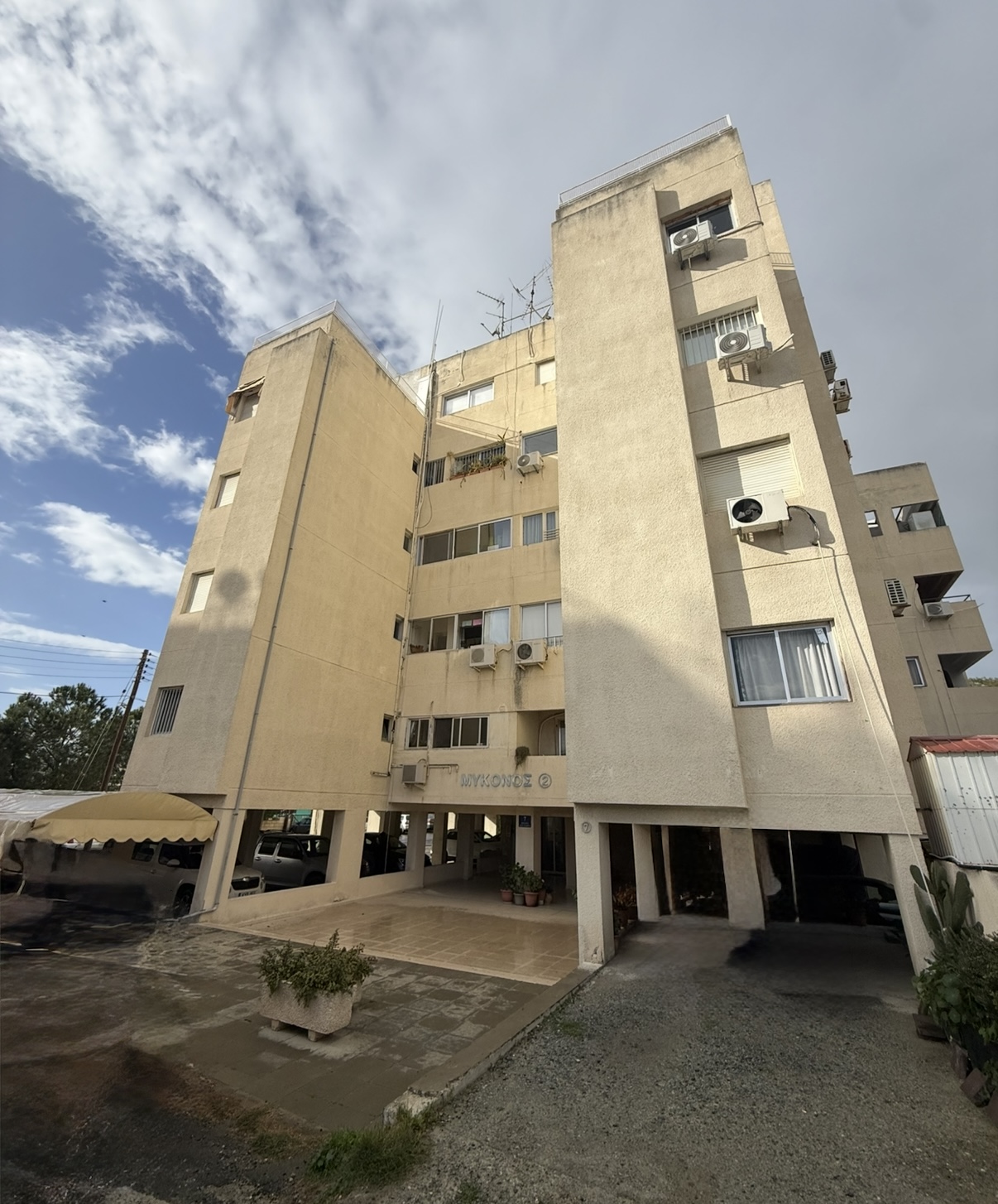 3-Bedroom Flat for Rent in Strovolos, Nicosia, Prime Location