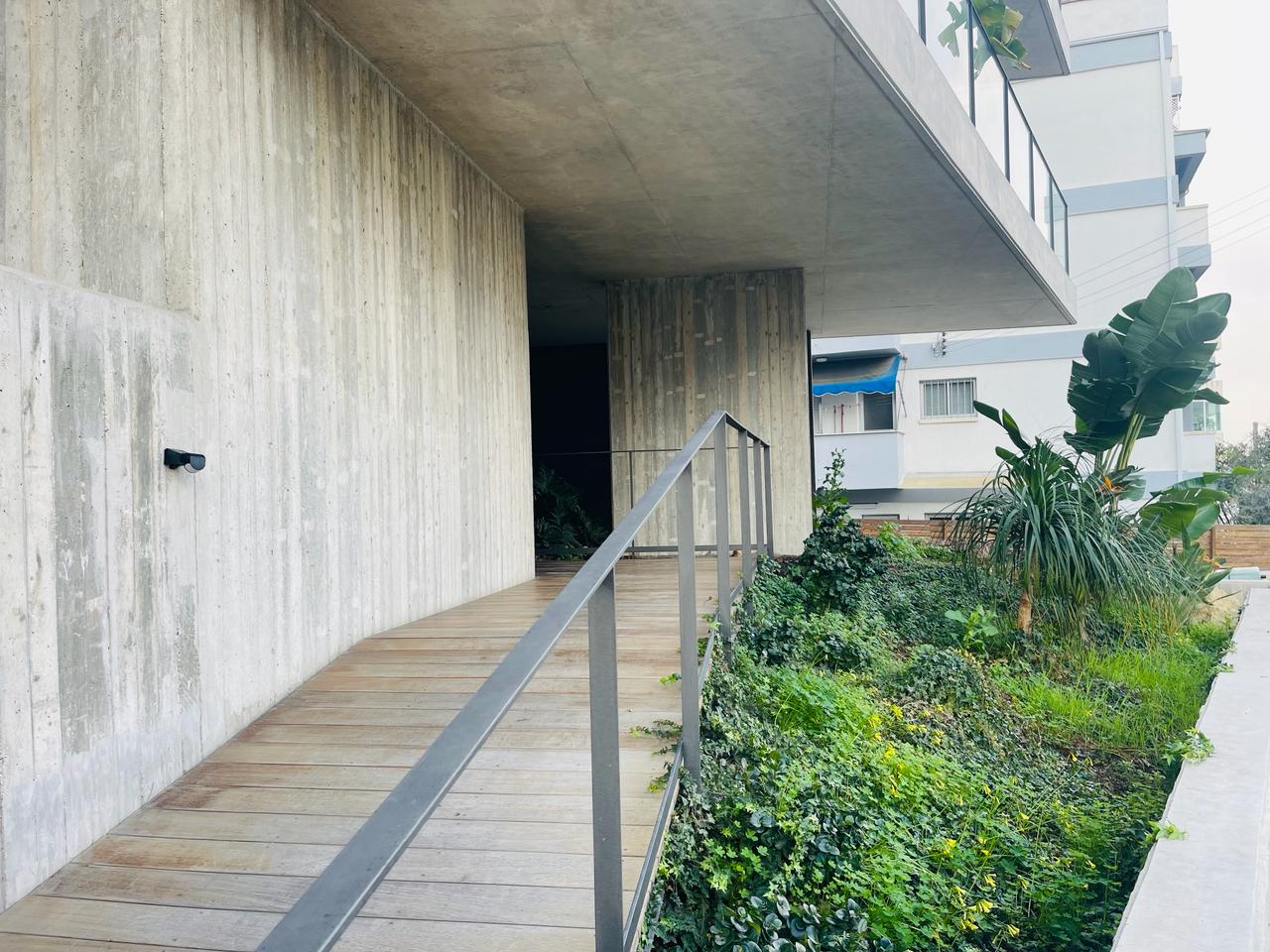 Luxury 2-bedroom apartment to rent in Ayioi Omologites