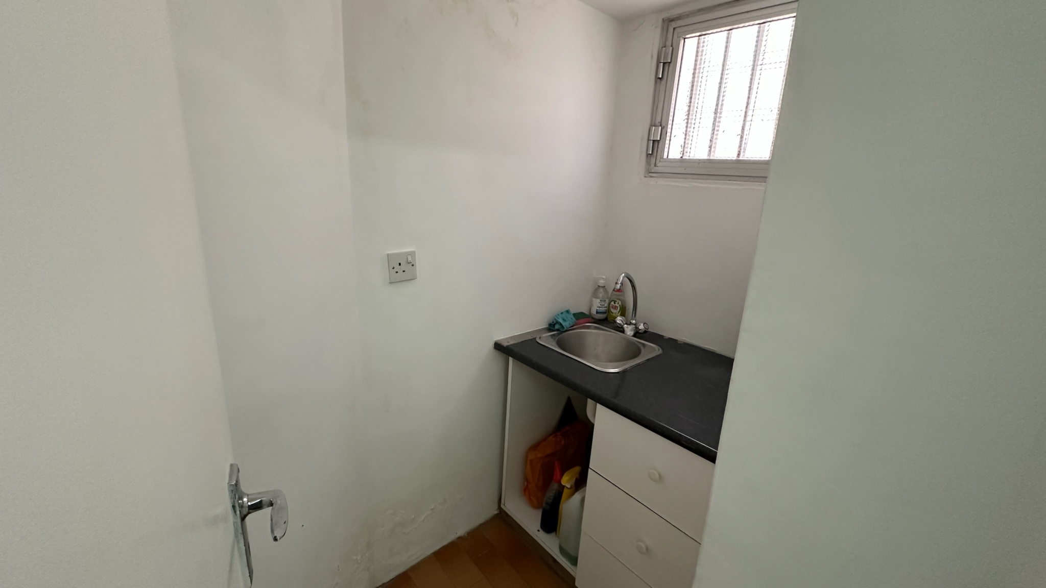 Shop For Rent in Prime Location Nicosia