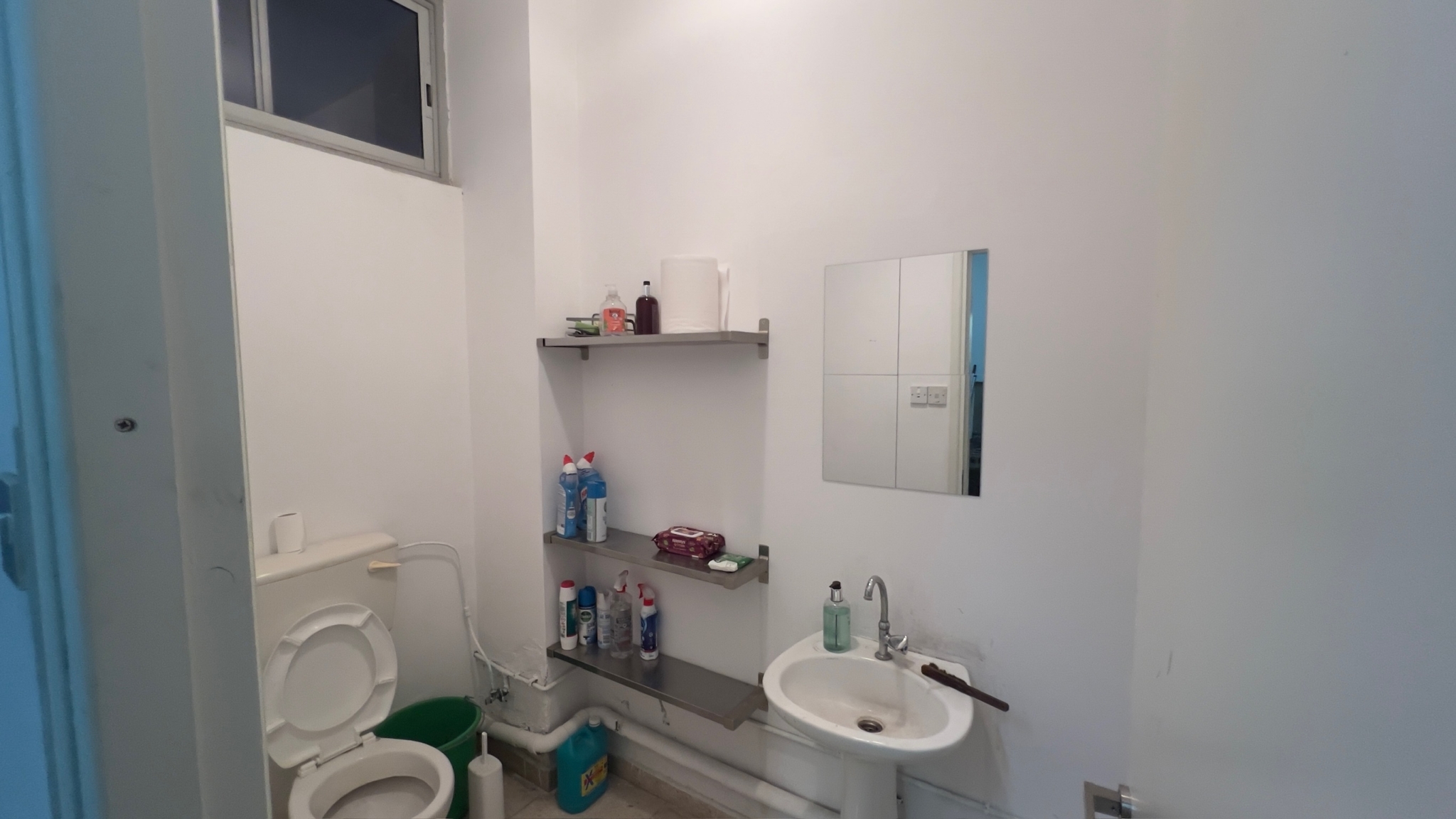 Showroom For Sale in Pallouriotissa, Nicosia