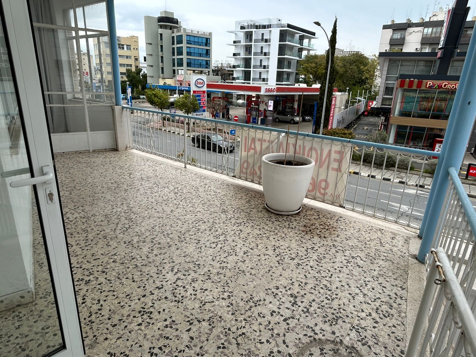 20260319_083330000_iOS 4 Showroom/Offices Nikis Avenue, Nicosia