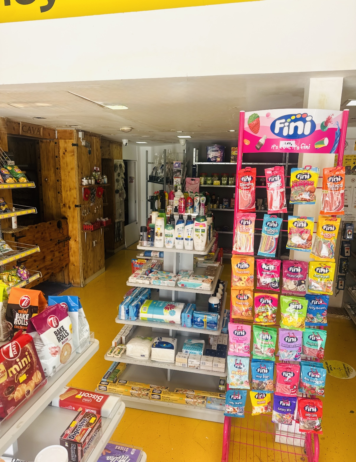 FOR SALE–MINI MARKET-KIOSK-COFFEE SHOP IN PRIME LOCATION NICOSIA CITY CENTER