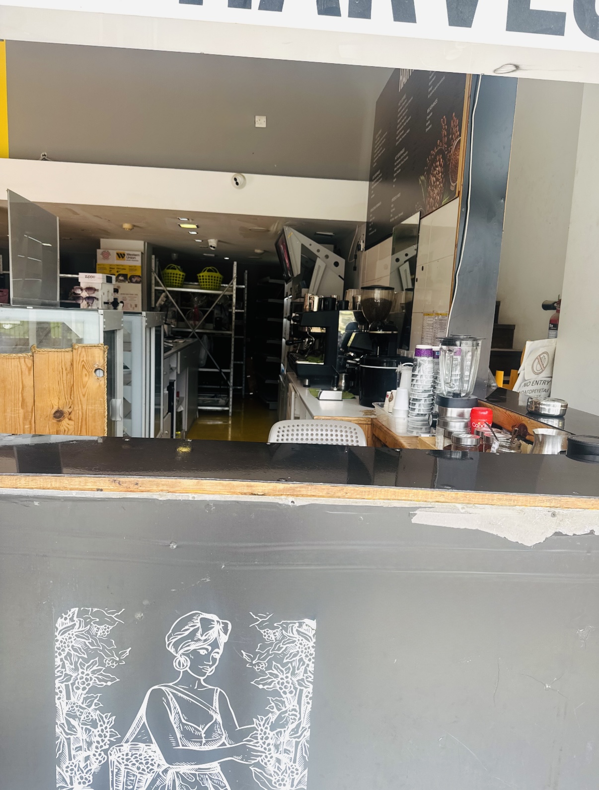 FOR SALE–MINI MARKET-KIOSK-COFFEE SHOP IN PRIME LOCATION NICOSIA CITY CENTER
