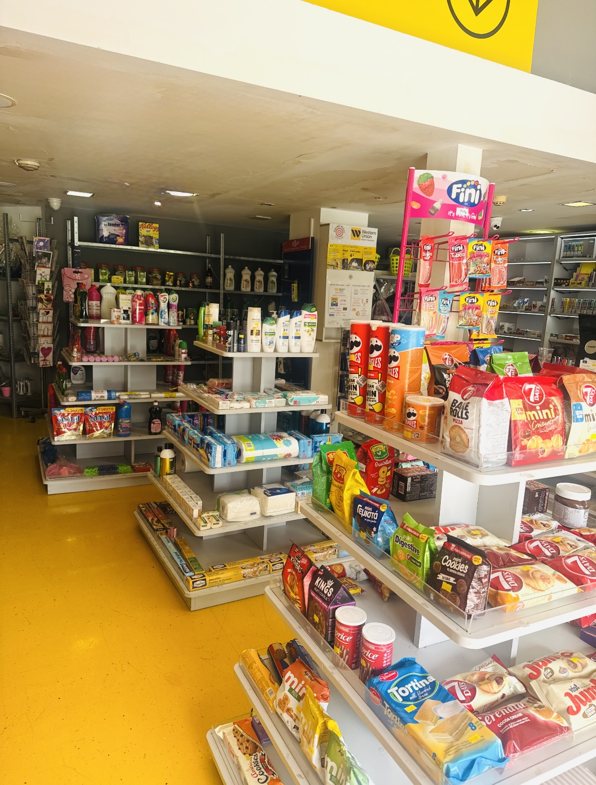 FOR SALE–MINI MARKET-KIOSK-COFFEE SHOP IN PRIME LOCATION NICOSIA CITY CENTER