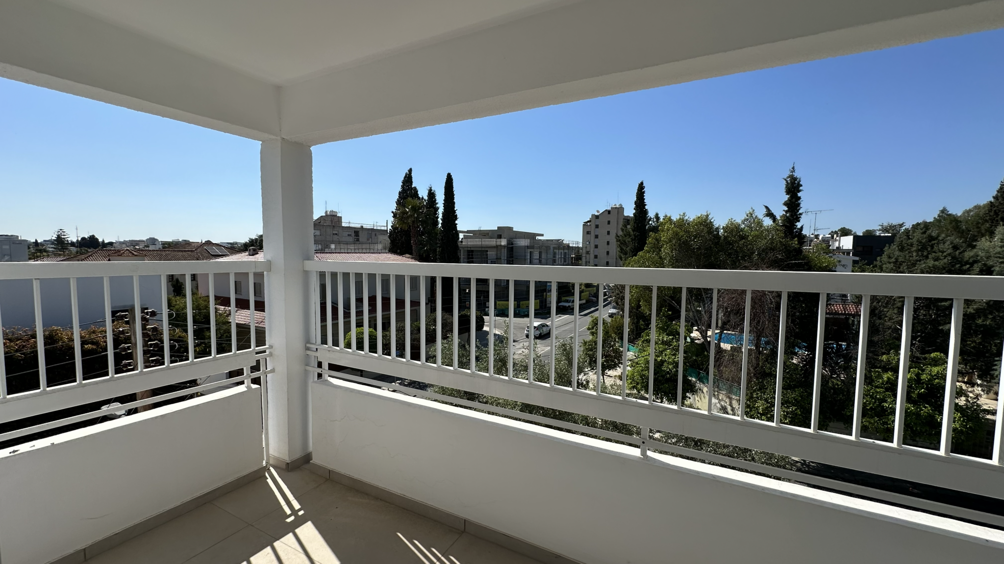 4 Bedroom Whole Floor Apartment In Engomi