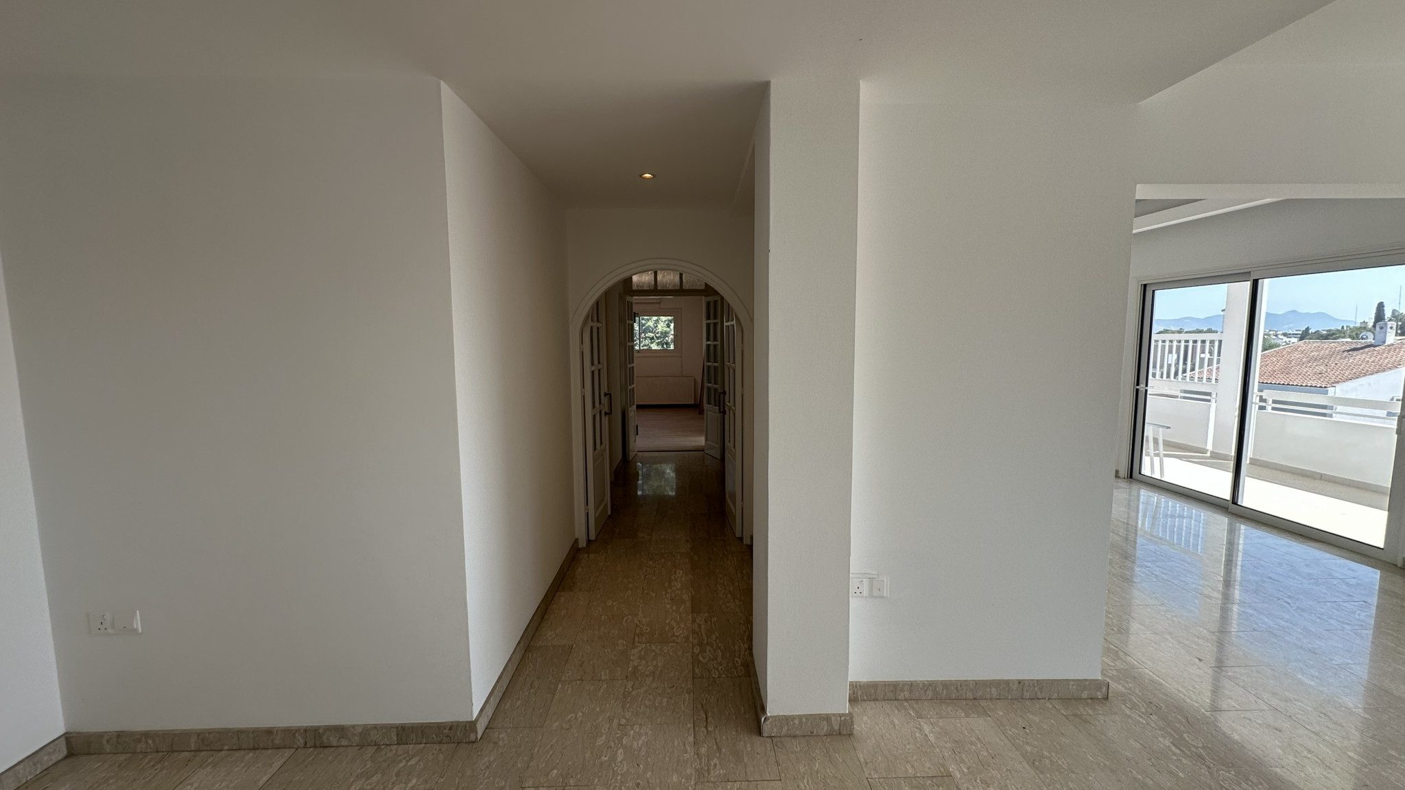 4 Bedroom Whole Floor Apartment In Engomi