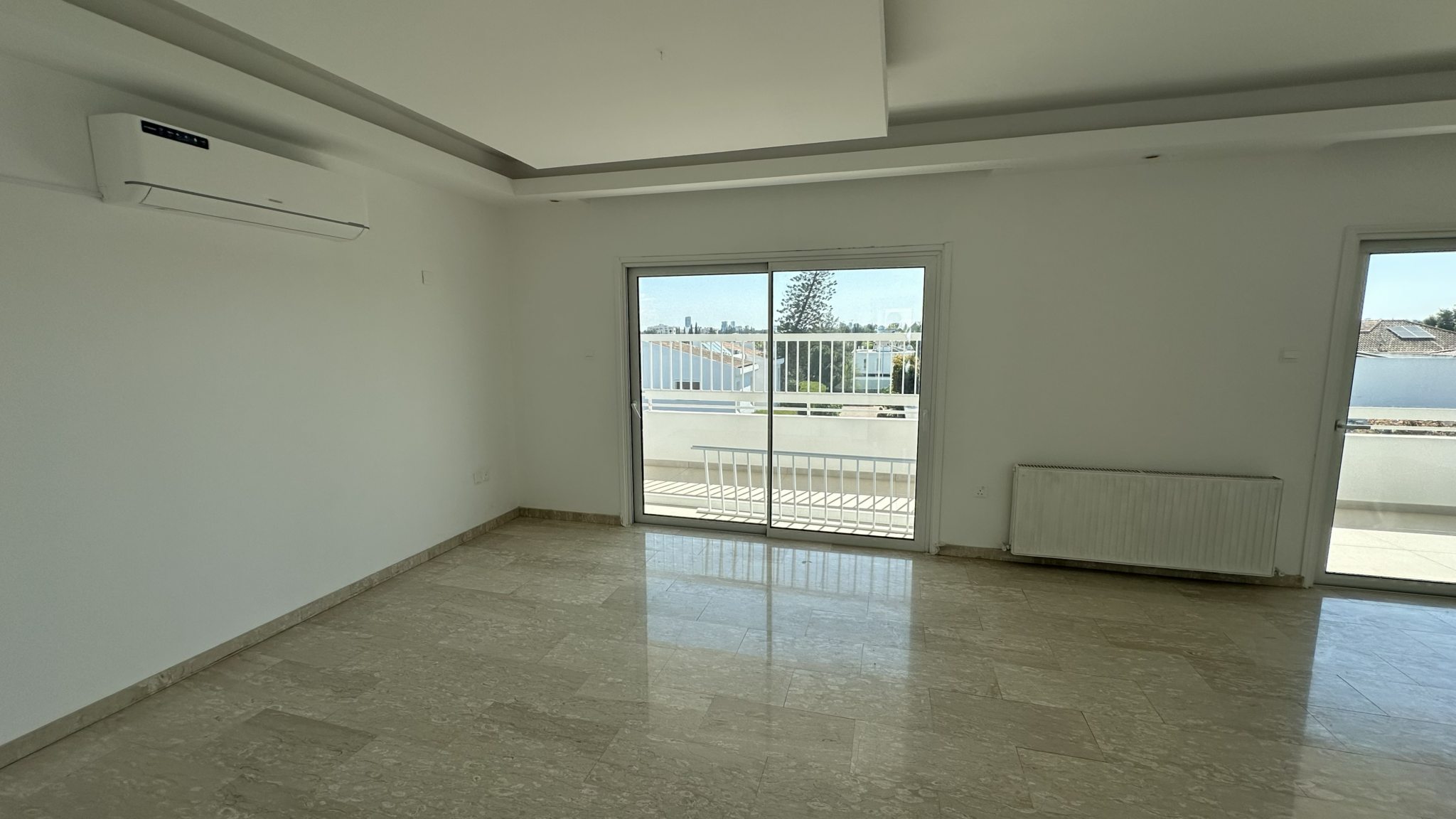 4 Bedroom Whole Floor Apartment In Engomi