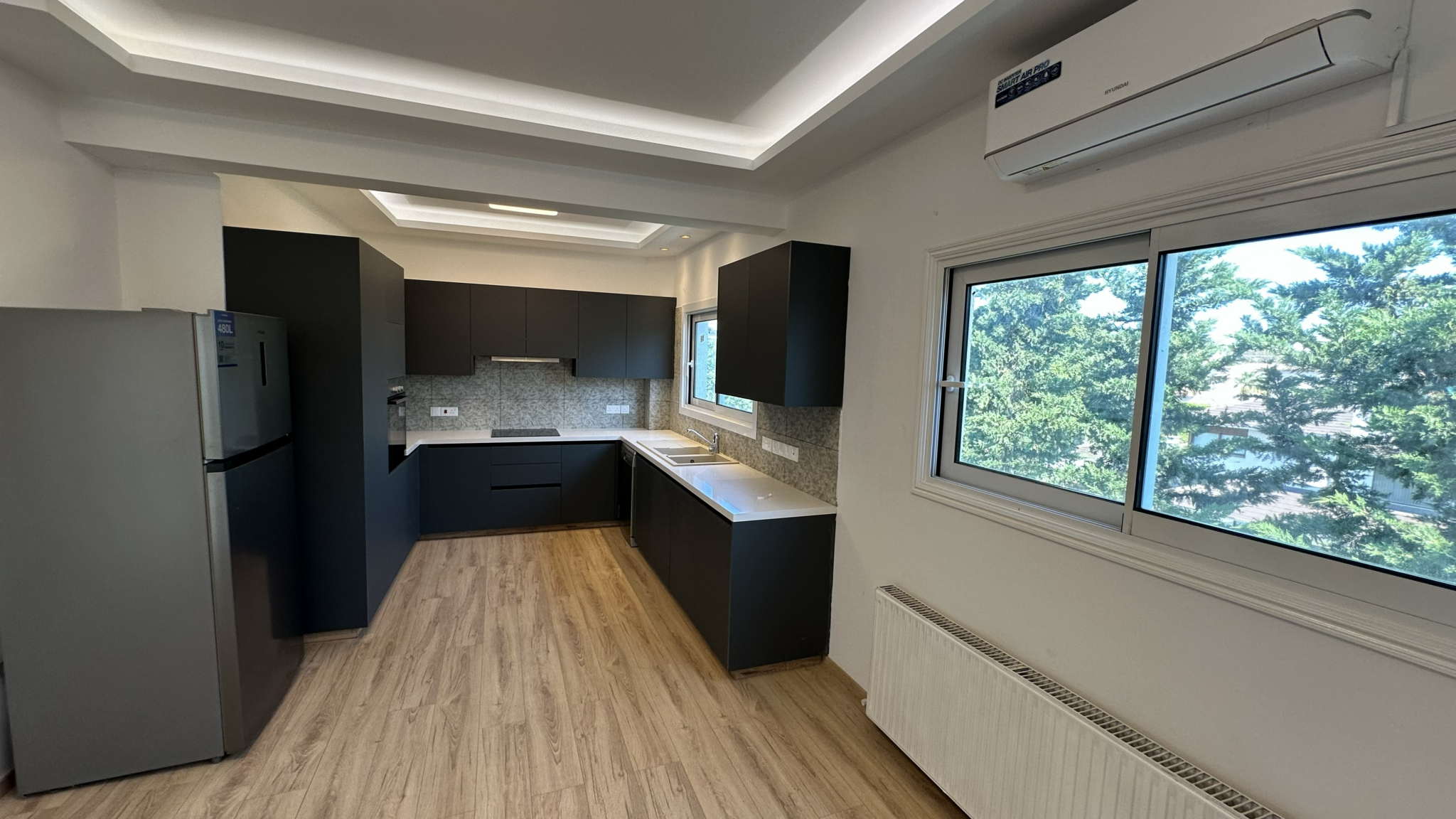 4 Bedroom Whole Floor Apartment In Engomi