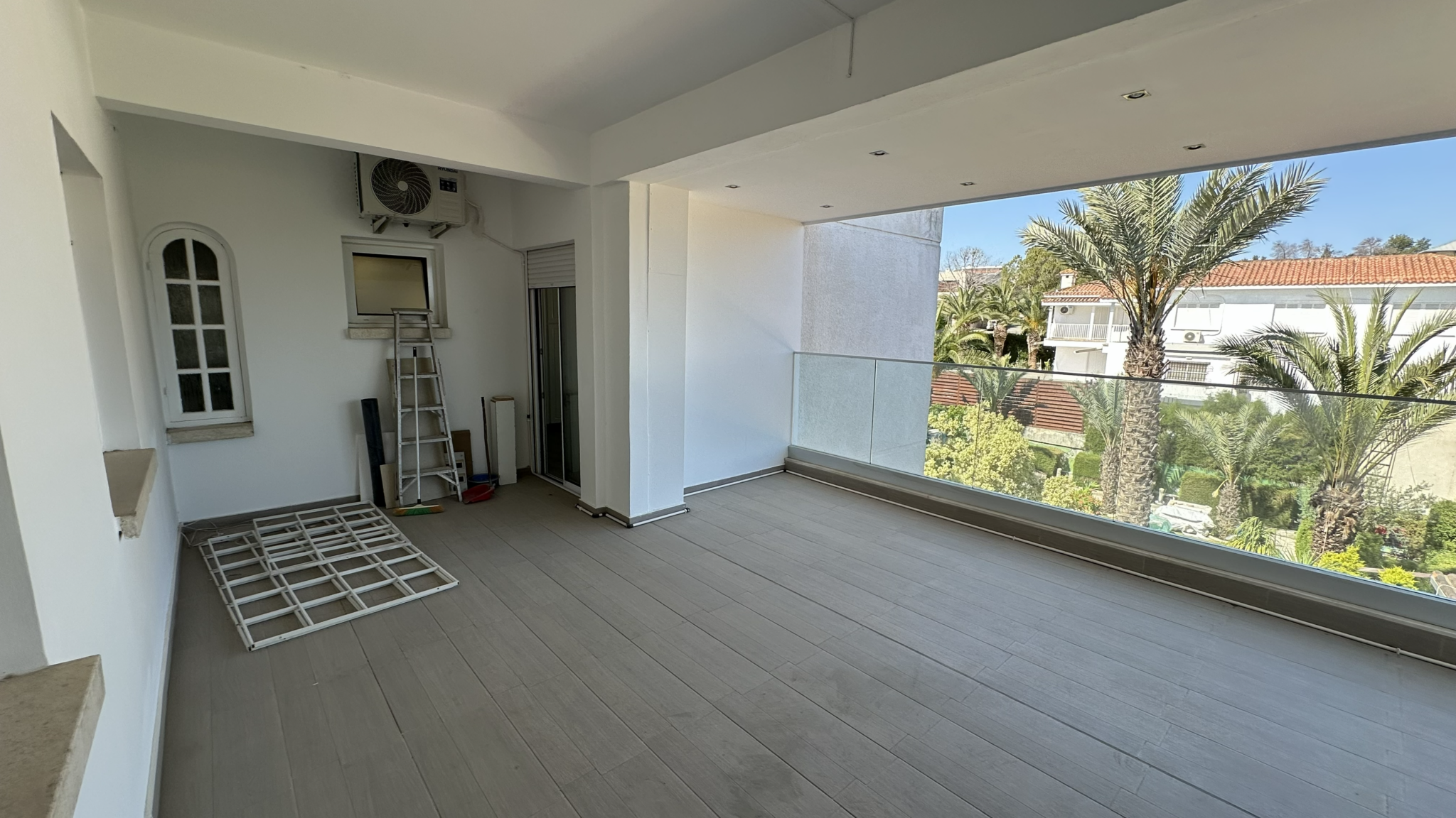 4 Bedroom Whole Floor Apartment In Engomi