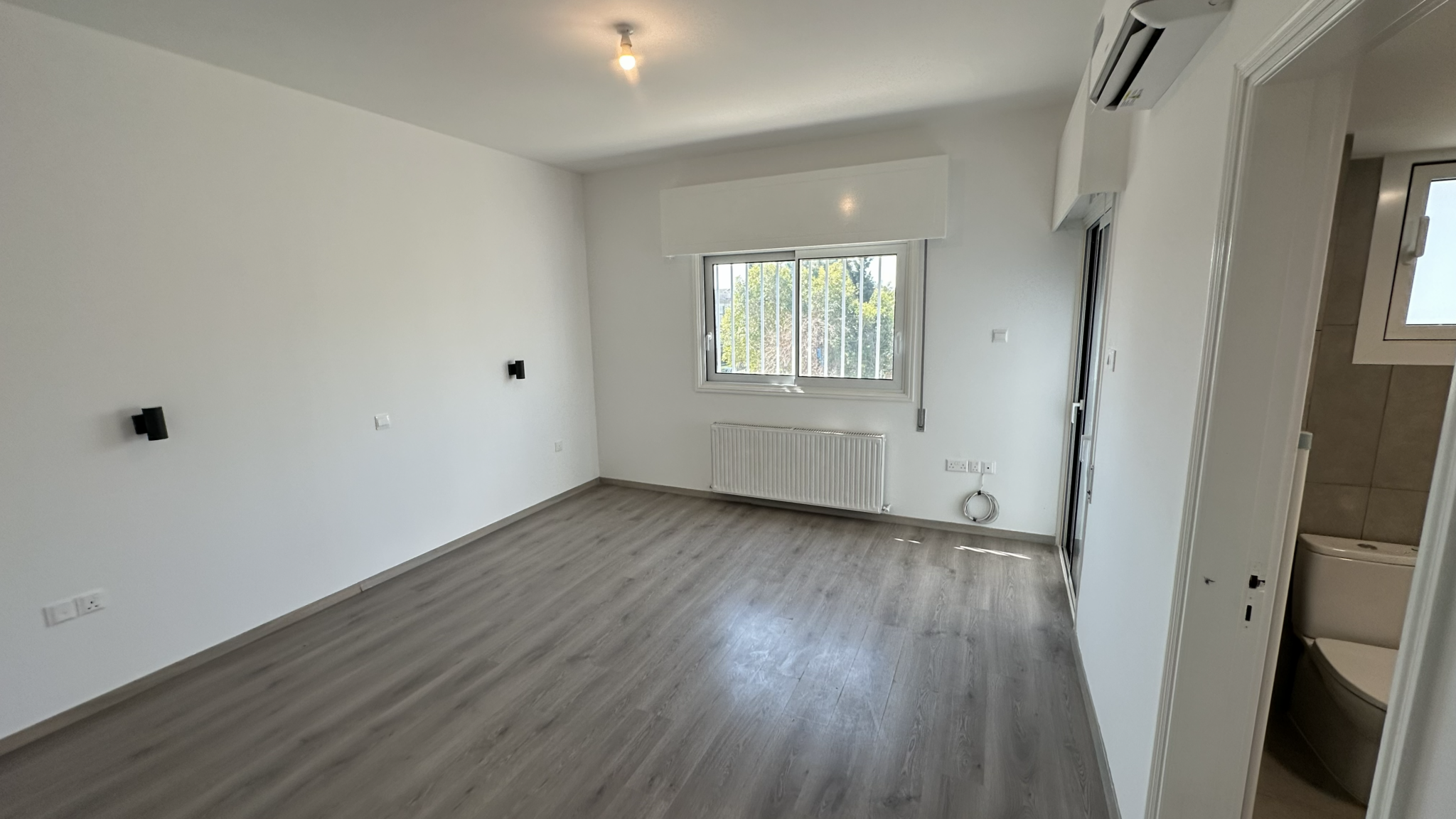 4 Bedroom Whole Floor Apartment In Engomi
