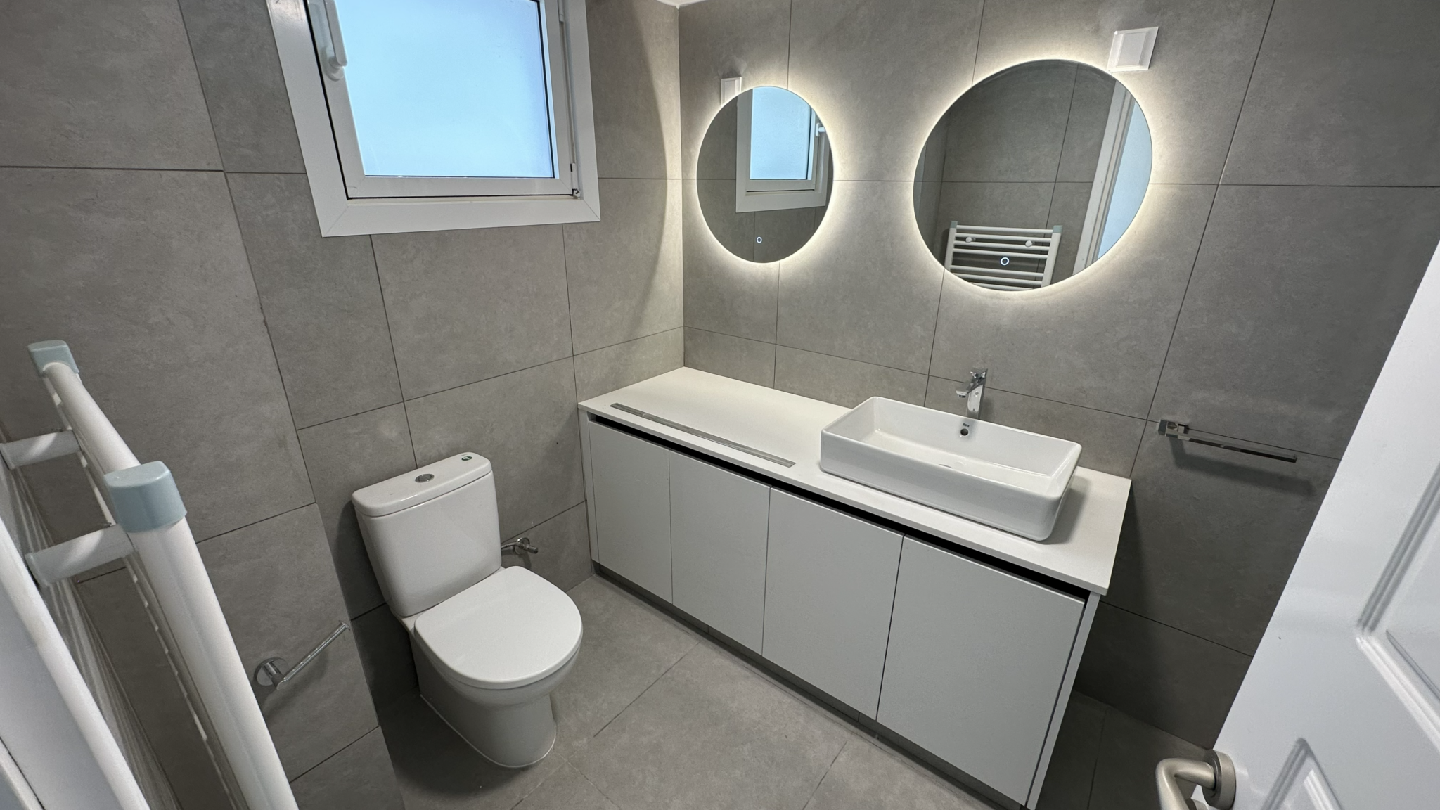 4 Bedroom Whole Floor Apartment In Engomi