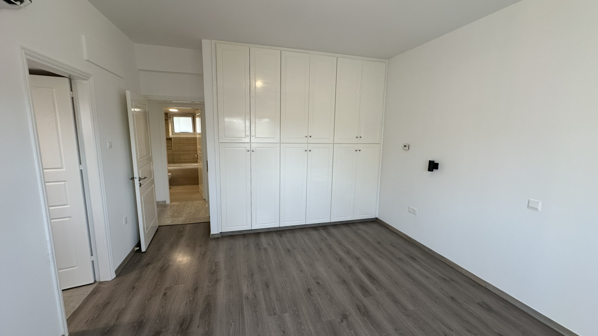 4 Bedroom Whole Floor Apartment In Engomi