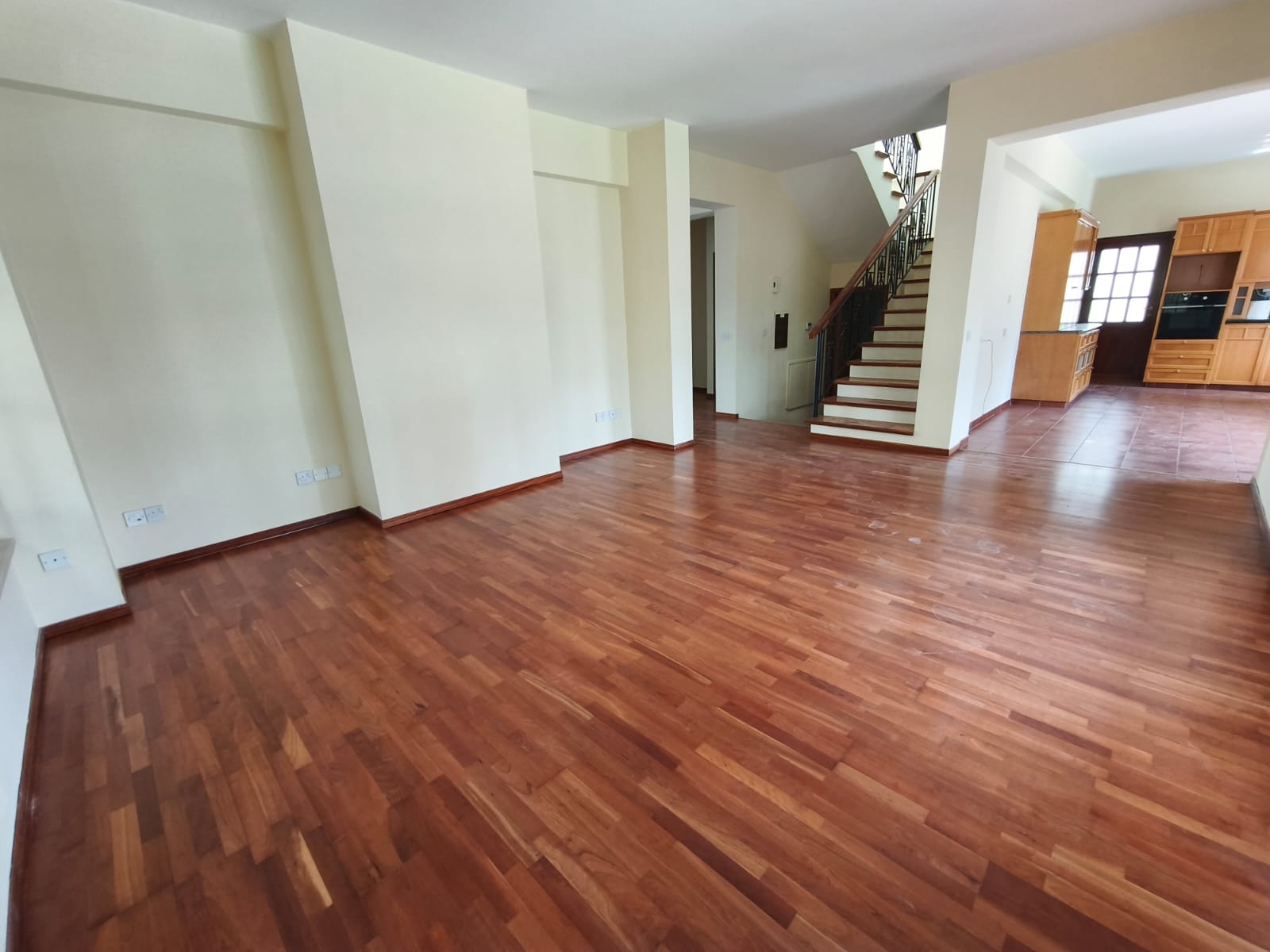 Amazing 3 Bedroom House For Rent In Lakatamia
