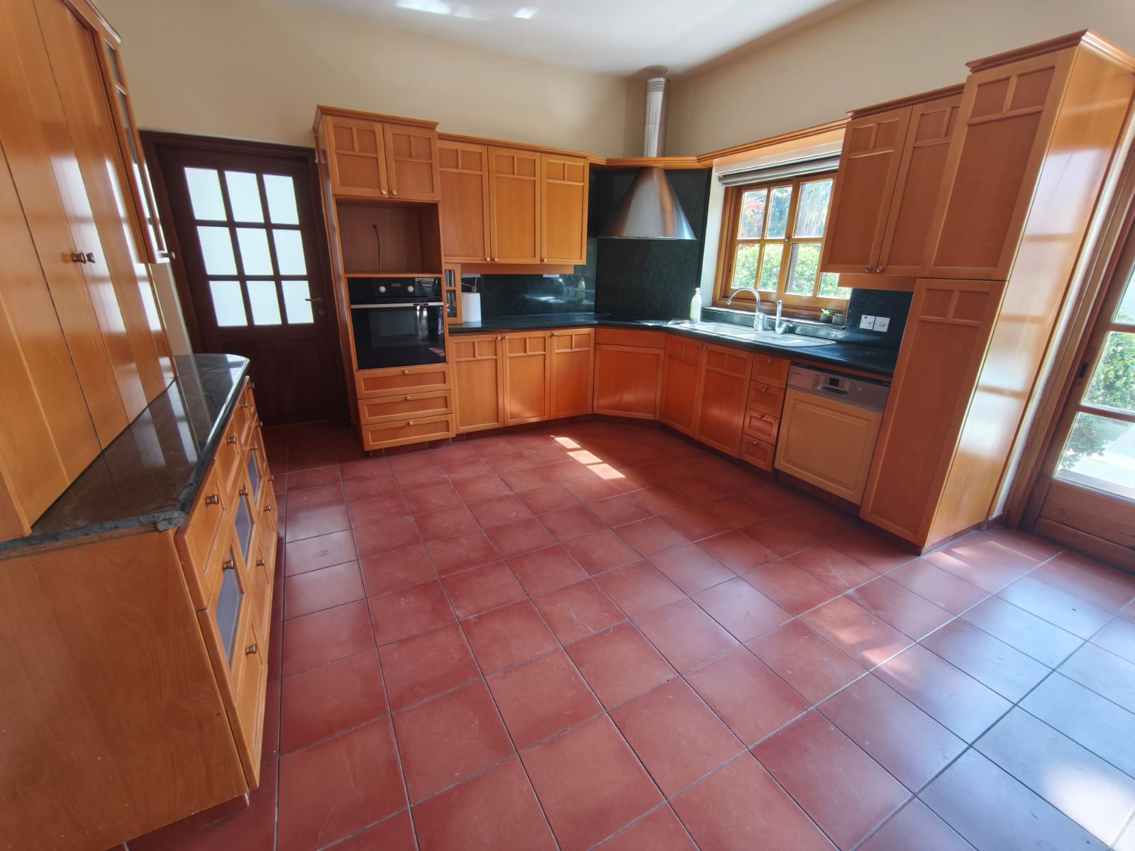 Amazing 3 Bedroom House For Rent In Lakatamia