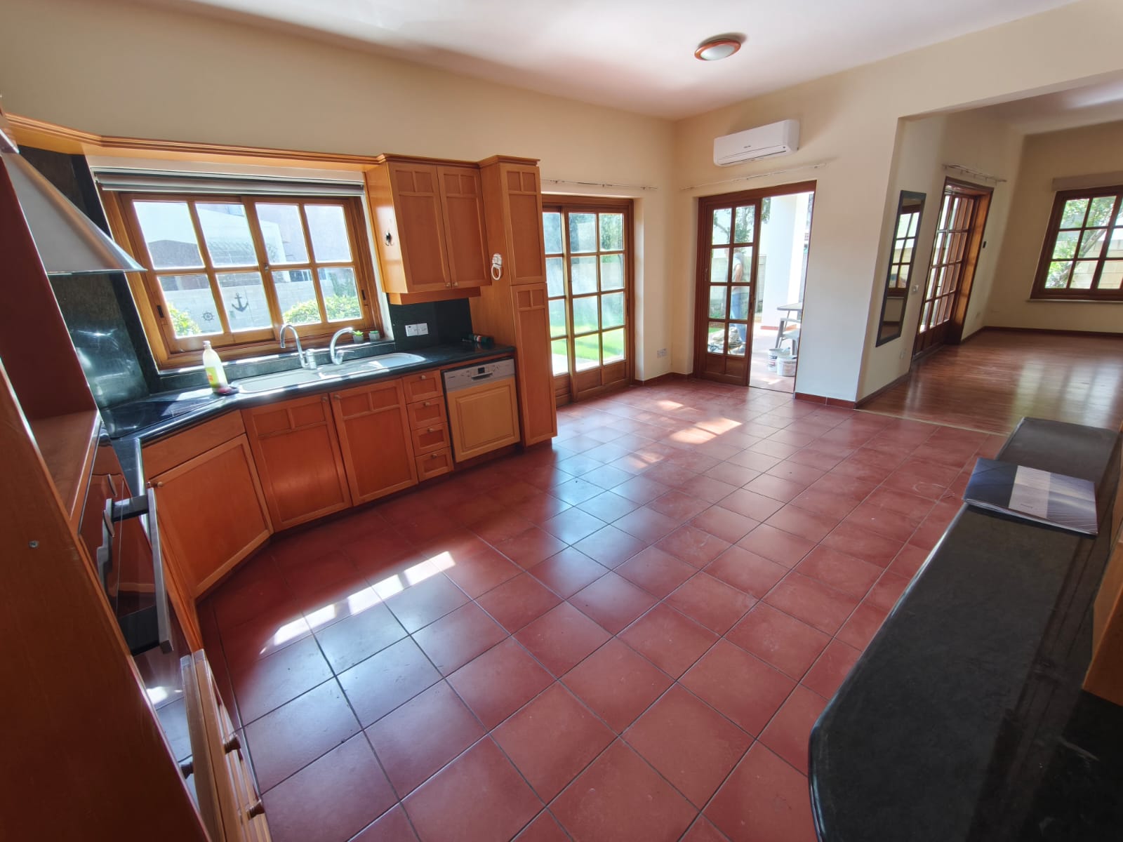Amazing 3 Bedroom House For Rent In Lakatamia