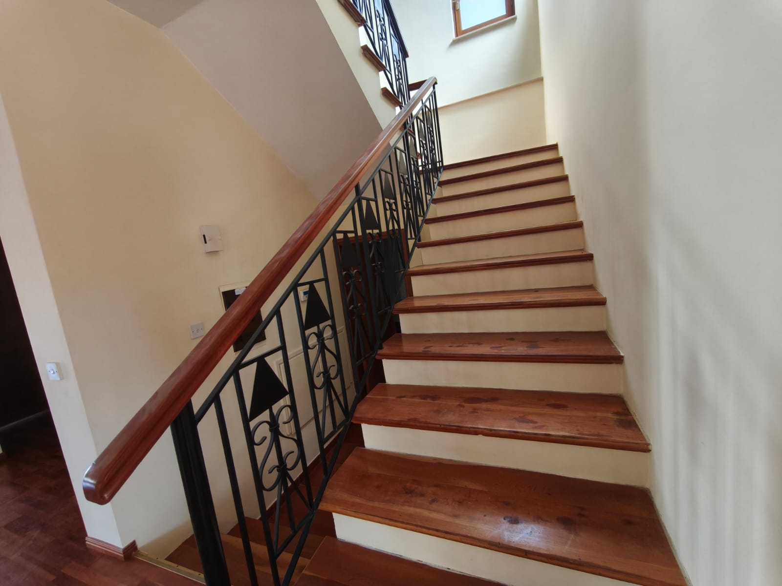Amazing 3 Bedroom House For Rent In Lakatamia