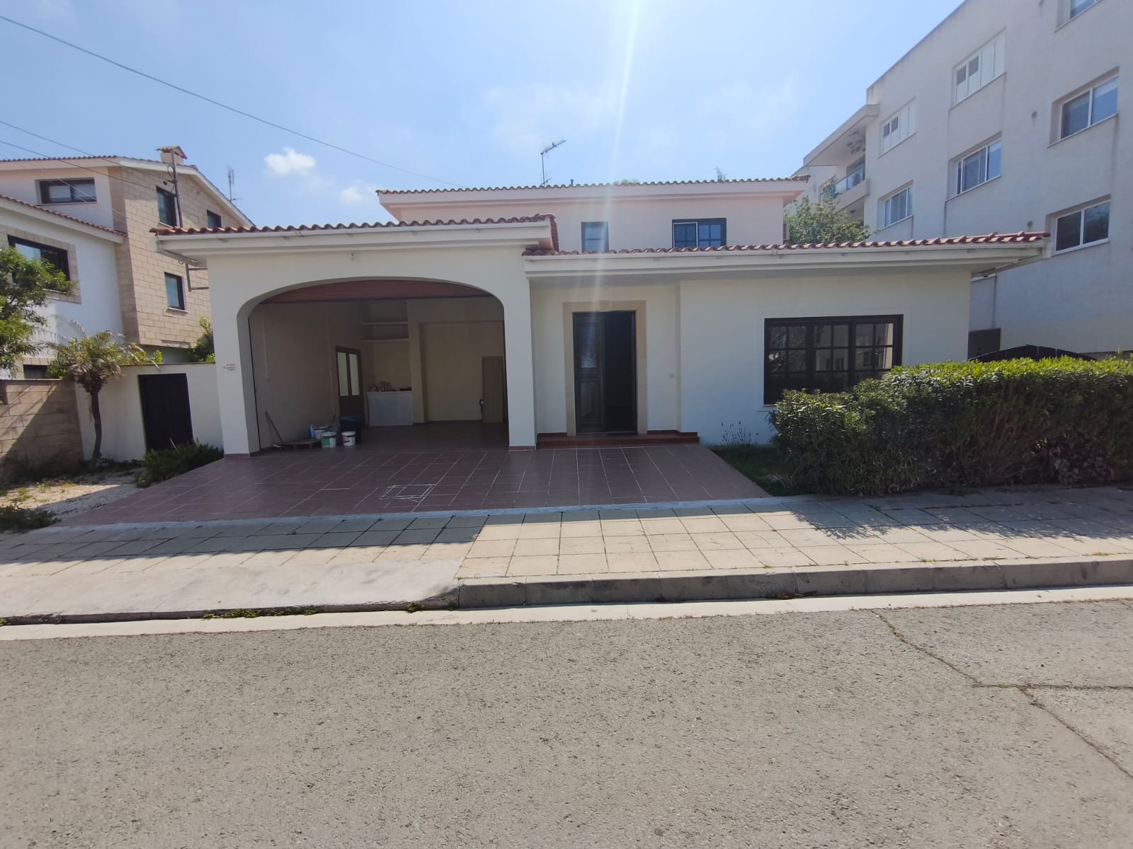 20260427_074902812_iOS Amazing 3 Bedroom House For Rent In Lakatamia