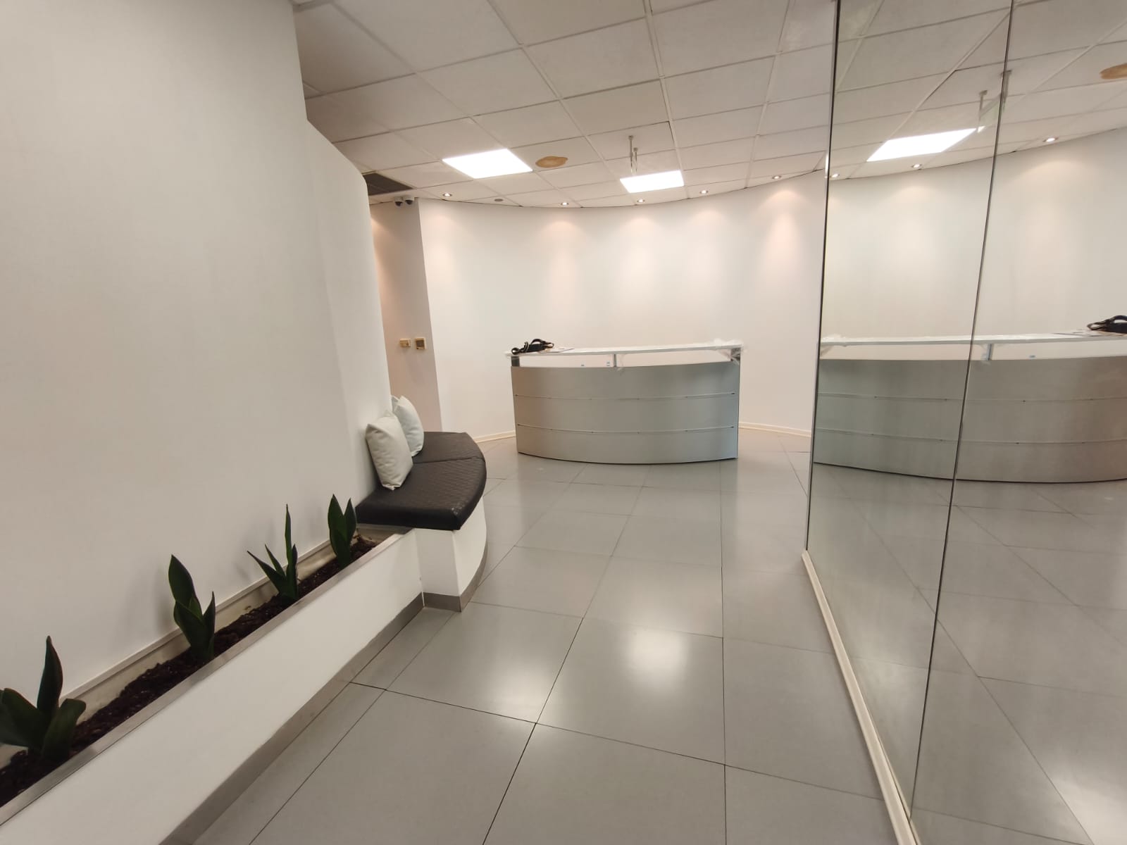 Offices With Ten Rooms In Aglantzia