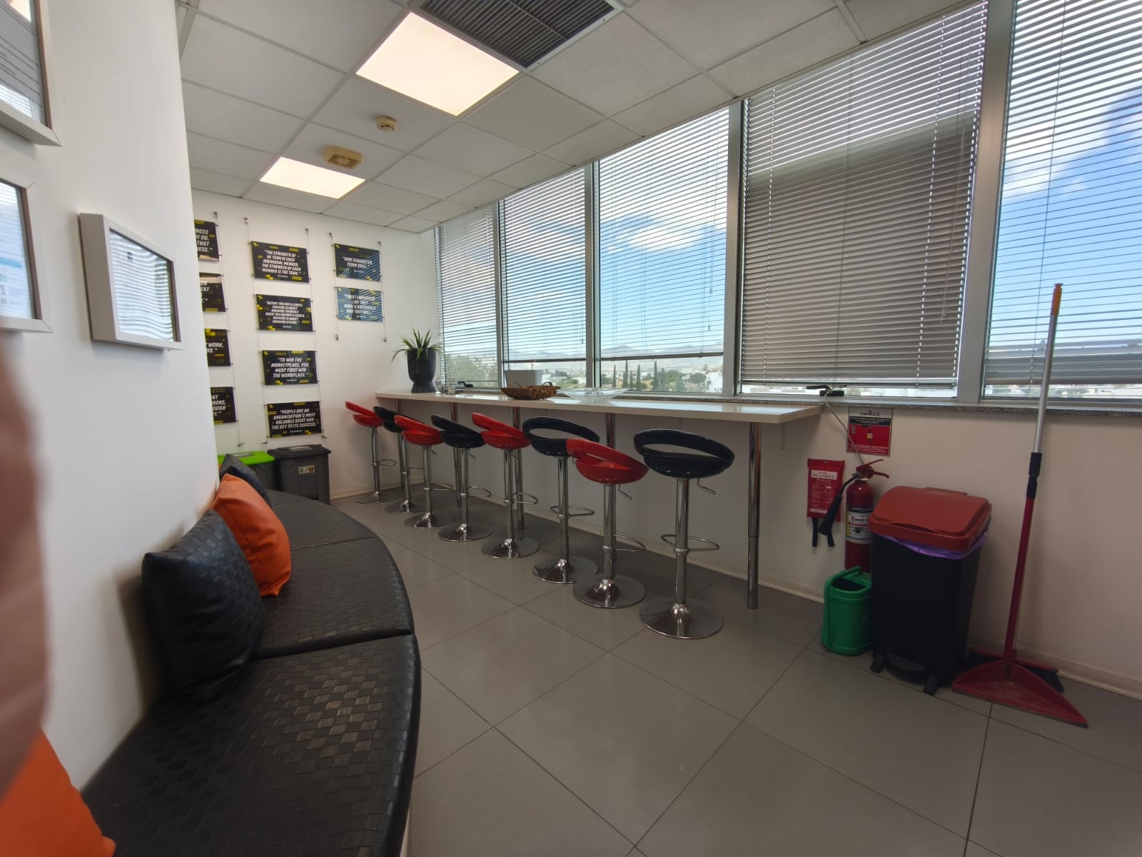 Offices With Ten Rooms In Aglantzia