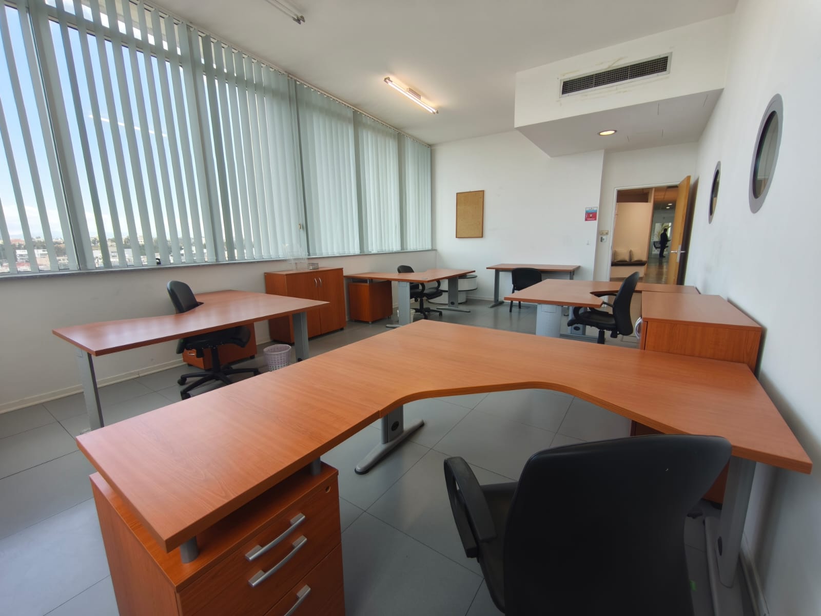 Offices With Ten Rooms In Aglantzia