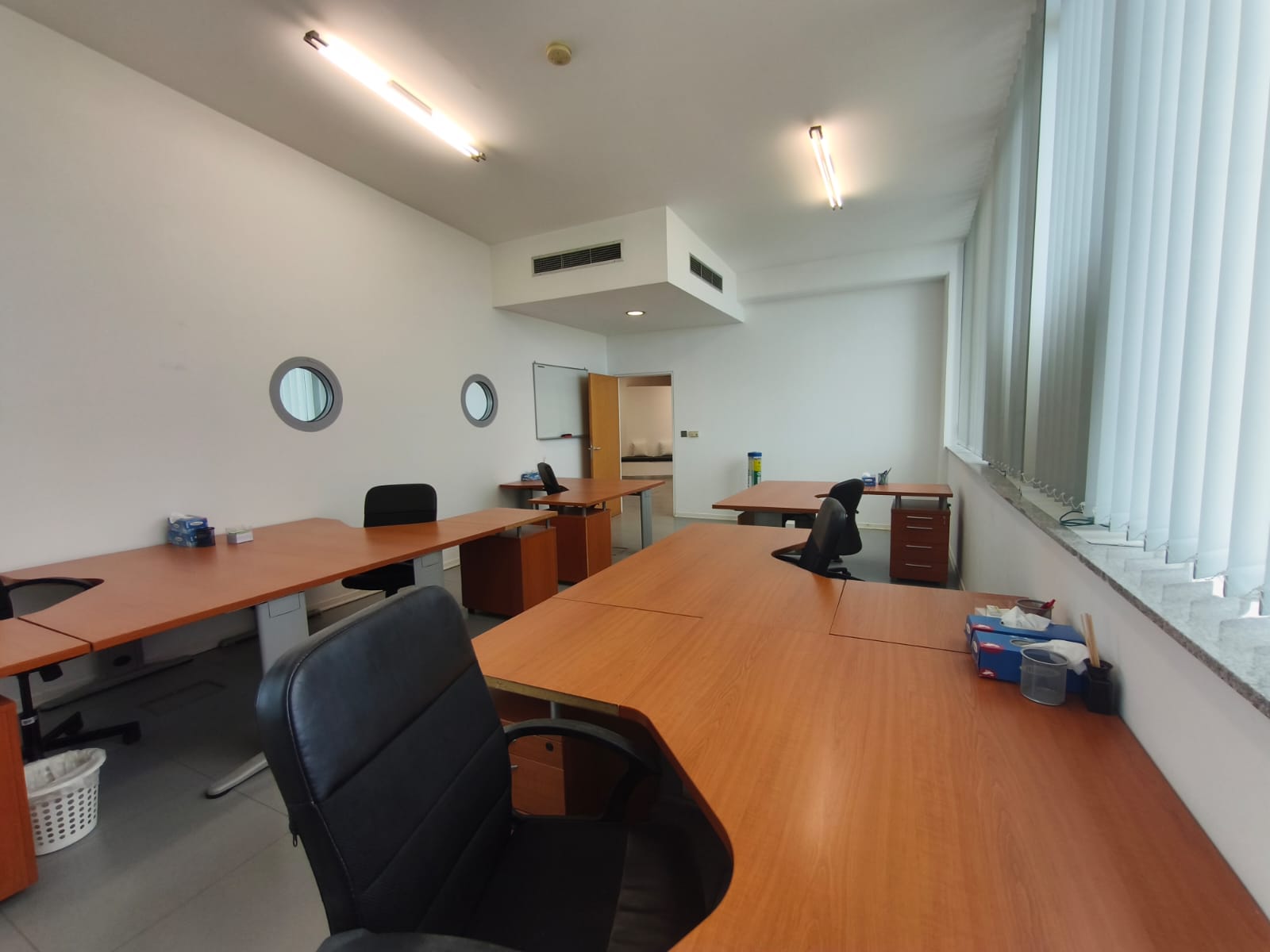 Offices With Ten Rooms In Aglantzia