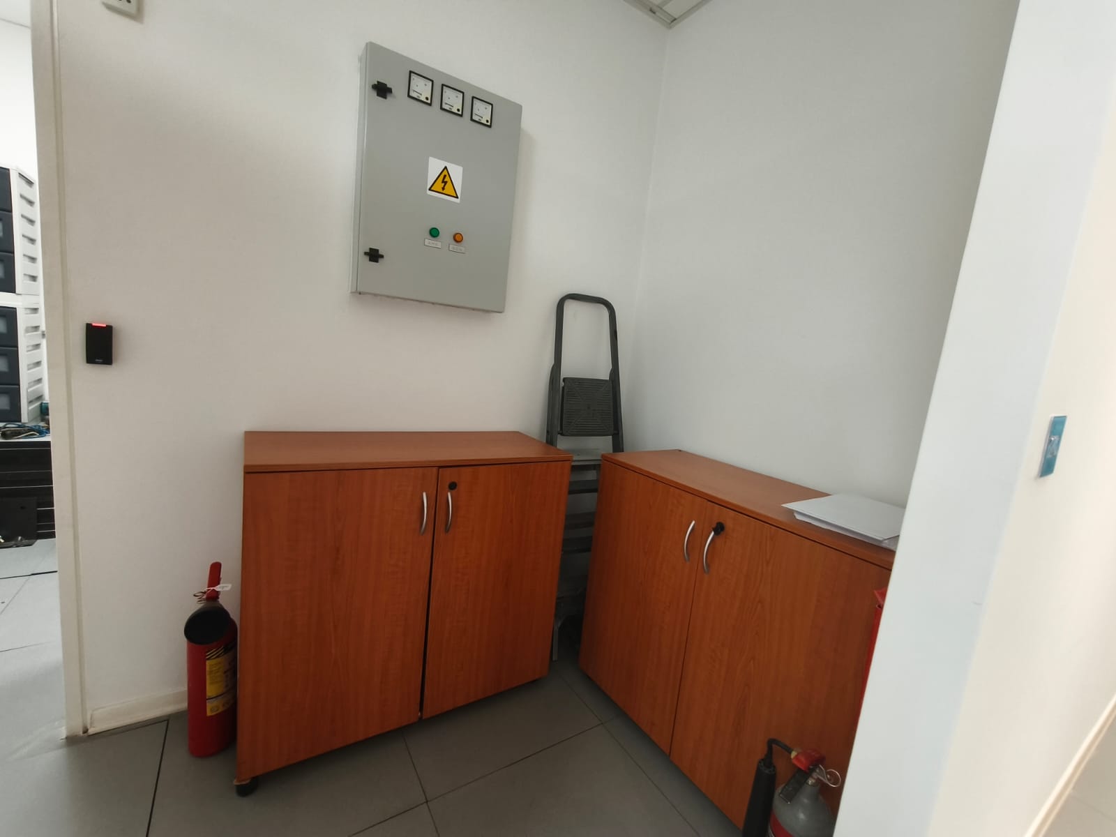 Offices With Ten Rooms In Aglantzia