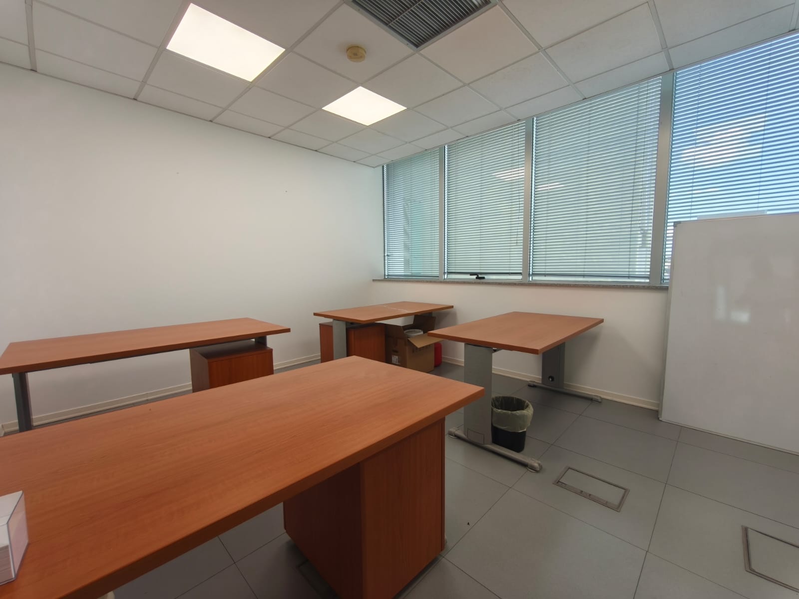 Offices With Ten Rooms In Aglantzia