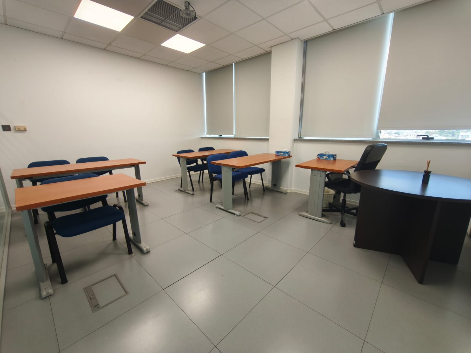 Offices With Ten Rooms In Aglantzia